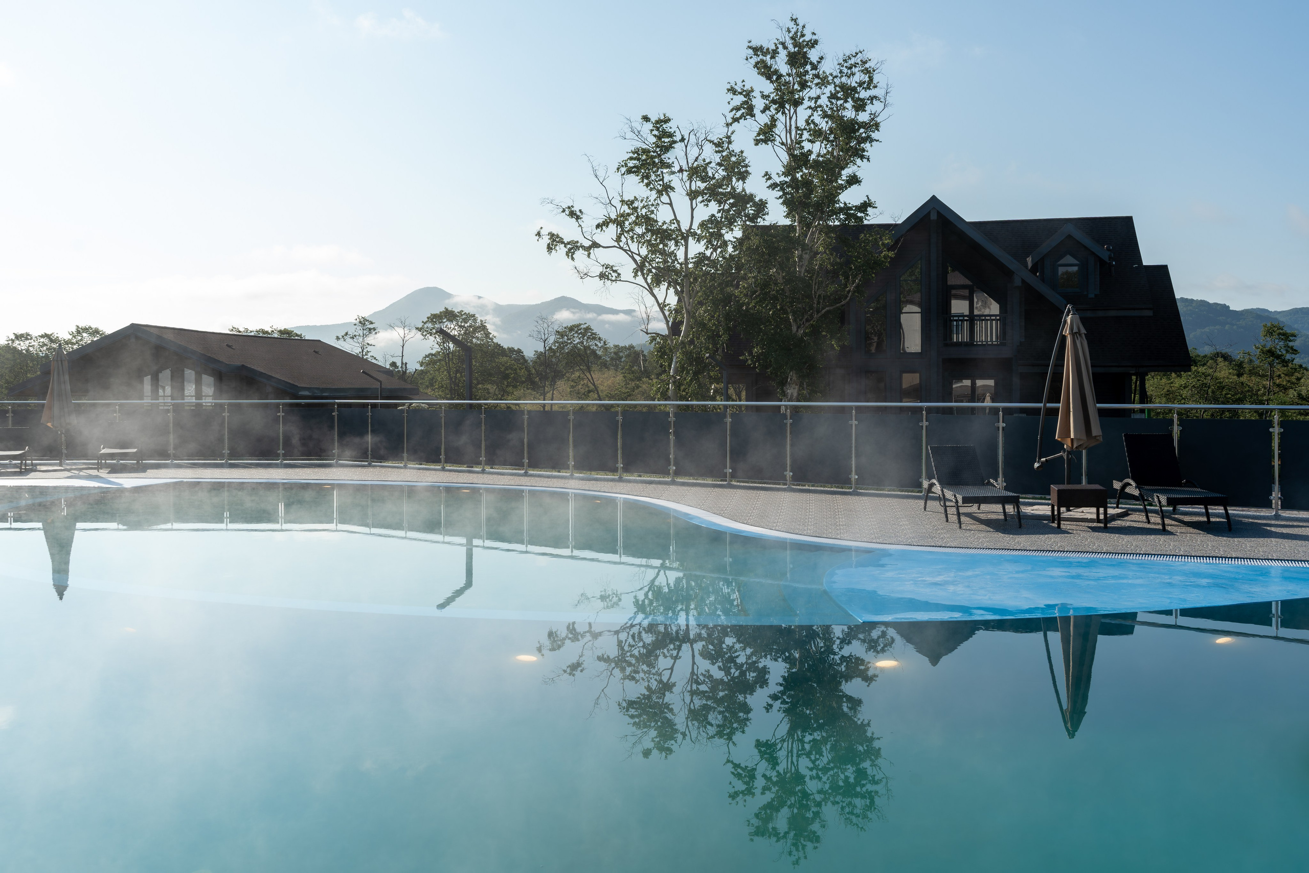 Экстерьер Kamchatka Chalet. Репортажный фотограф в Красной Поляне и Сочи Павлюченко Екатерина