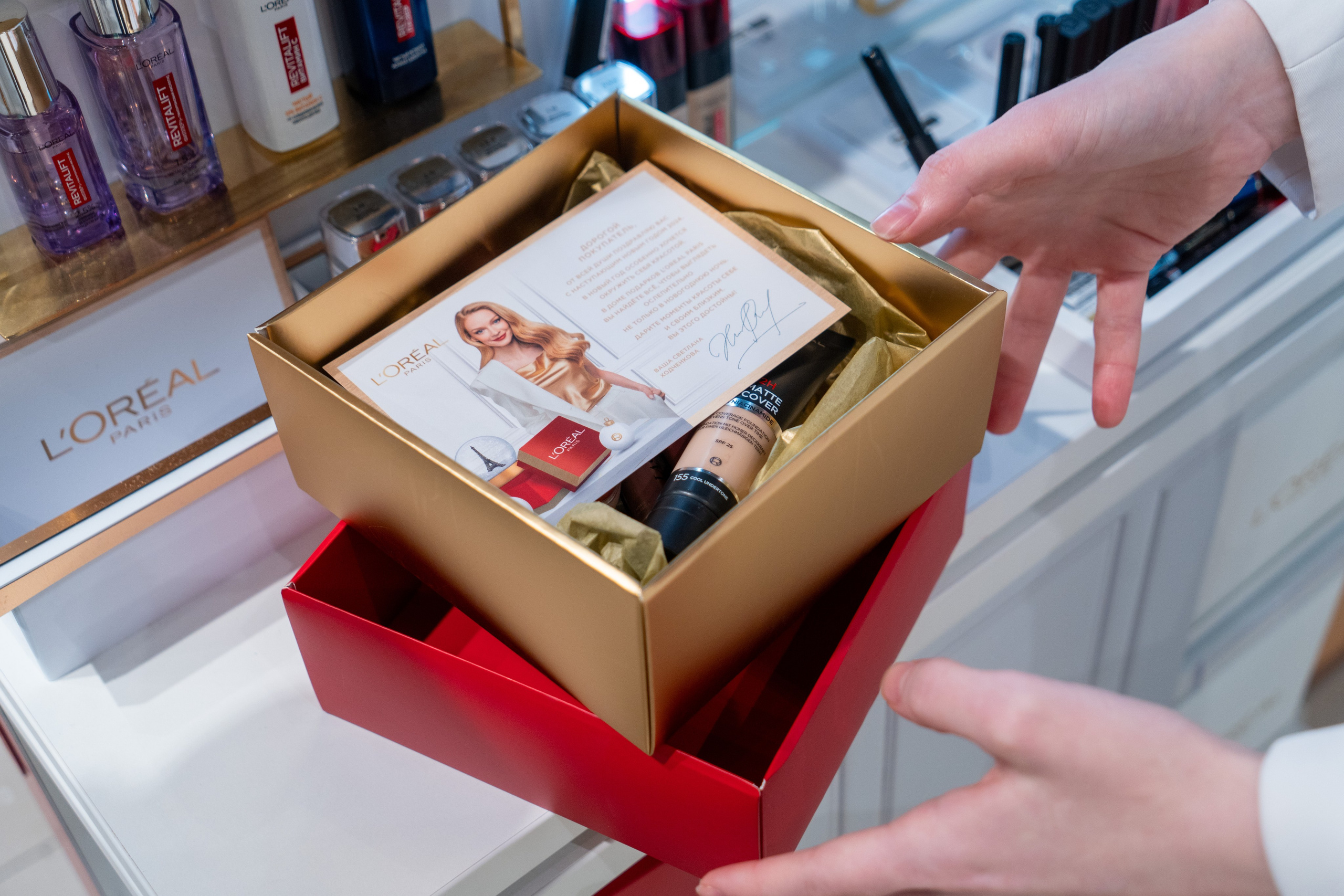 Отчет партнерской интеграции Loreal в магазинах Рив Гош. Репортажный фотограф в Красной Поляне и Сочи Павлюченко Екатерина