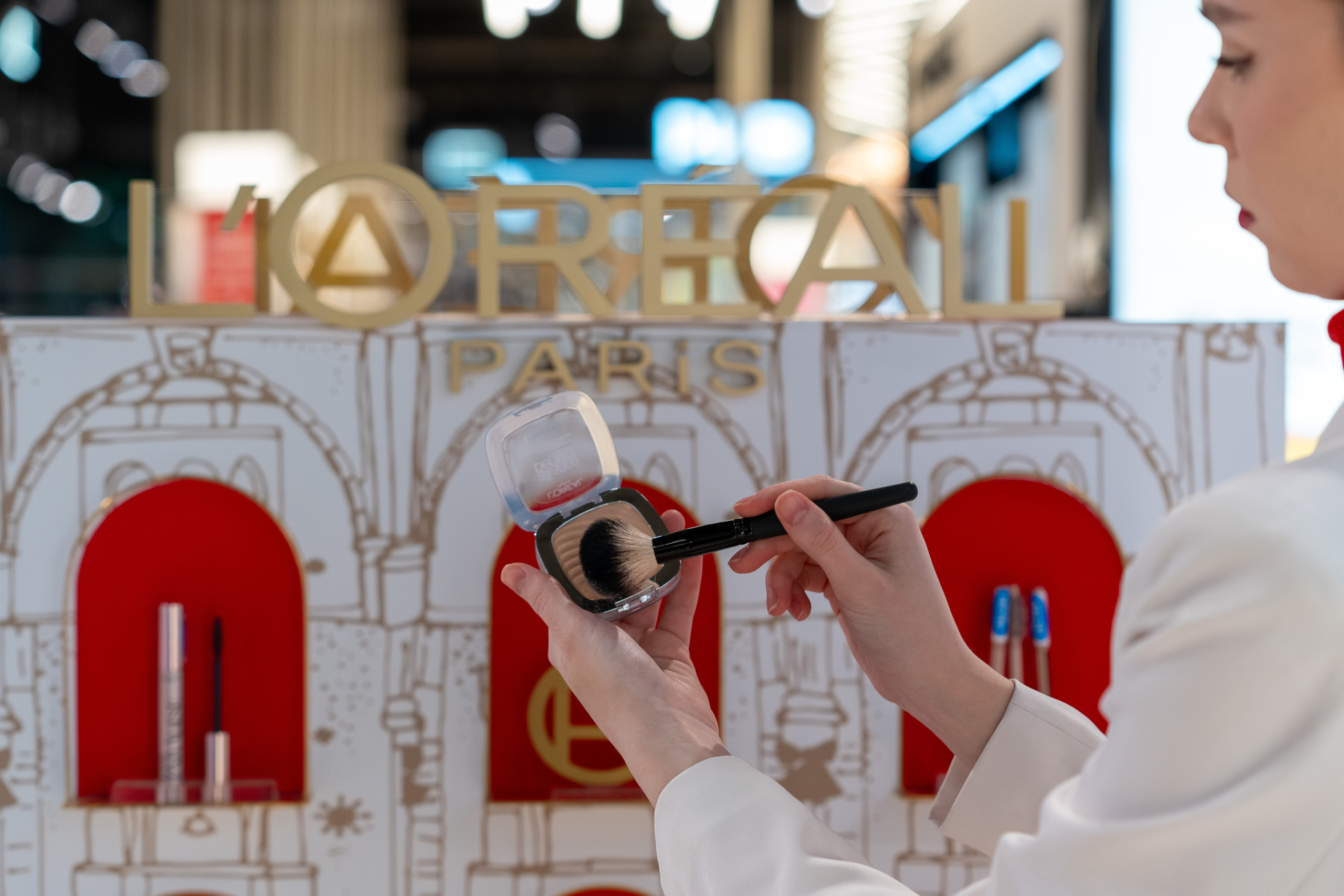 Отчет партнерской интеграции Loreal в магазинах Рив Гош. Репортажный фотограф в Красной Поляне и Сочи Павлюченко Екатерина