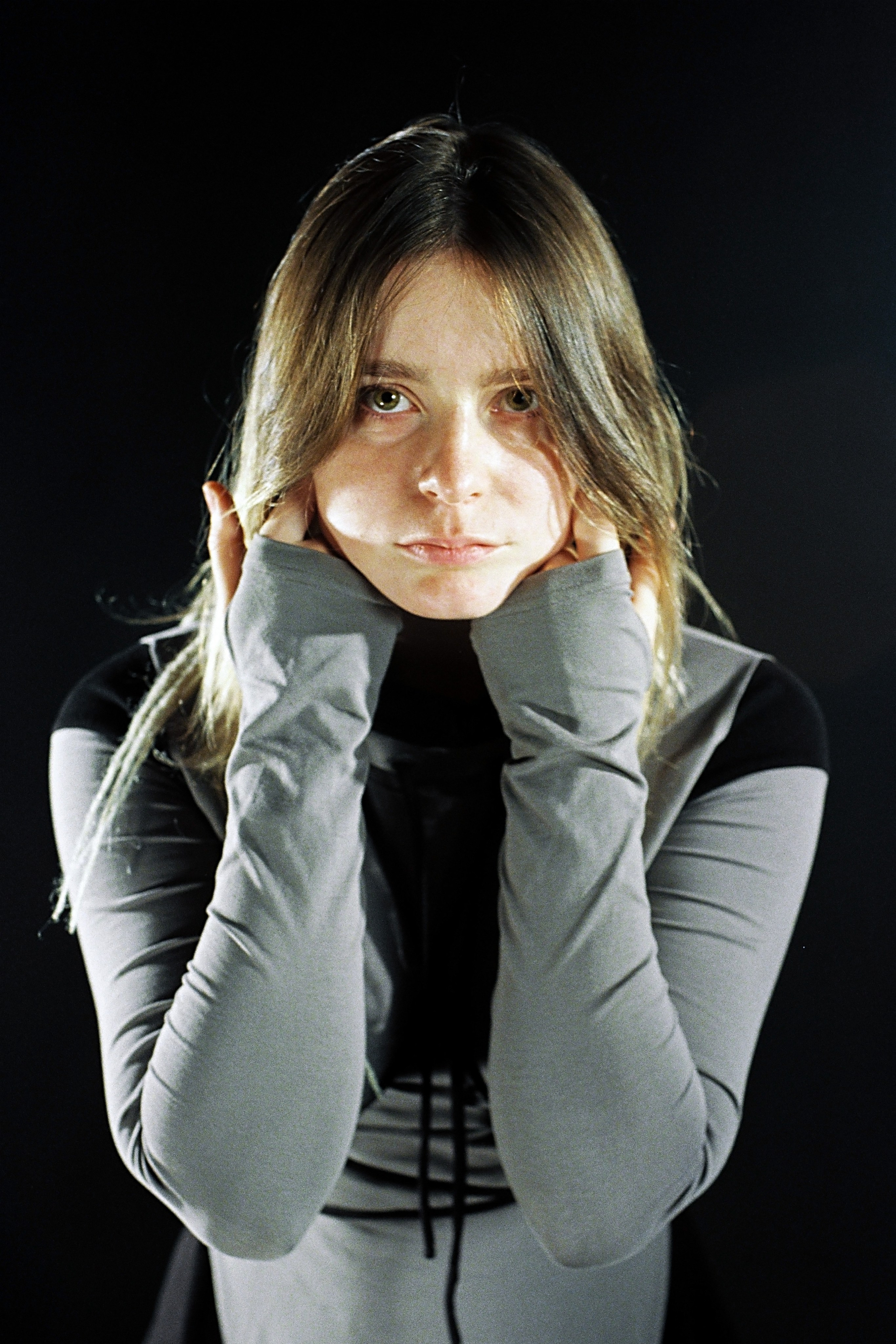 Наташа Видякина. Grey dress. Портретный фотограф в Санкт-Петербурге Александр Быстрицкий