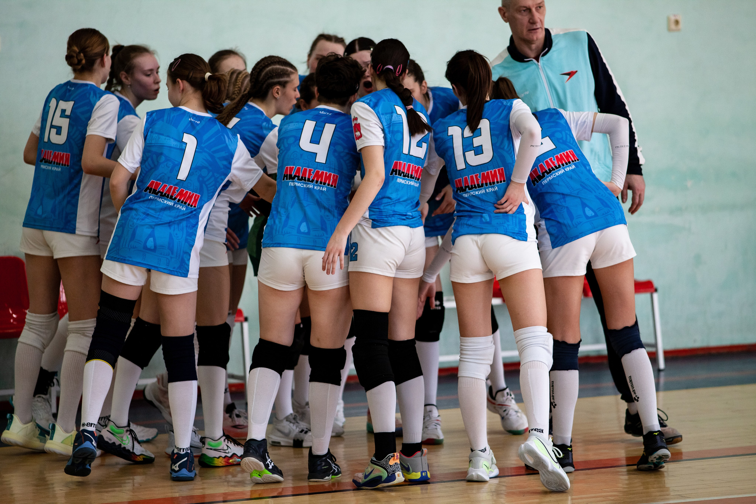 Искра (Самара) — Академия (Пермь). Фотография