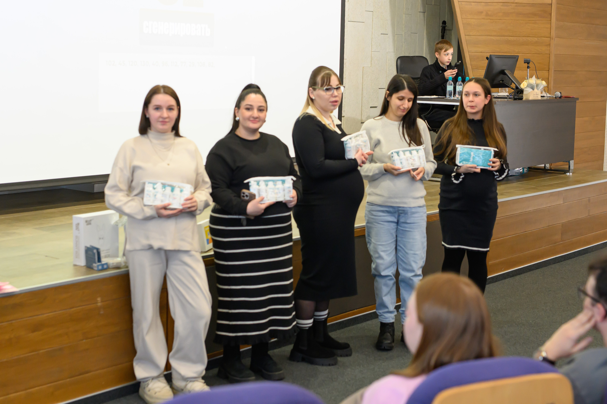 Фотоотчет праздника материнства февраль 2026 г. Профессиональный фотограф Елена Красилина г.Ярославль, г. Рыбинск