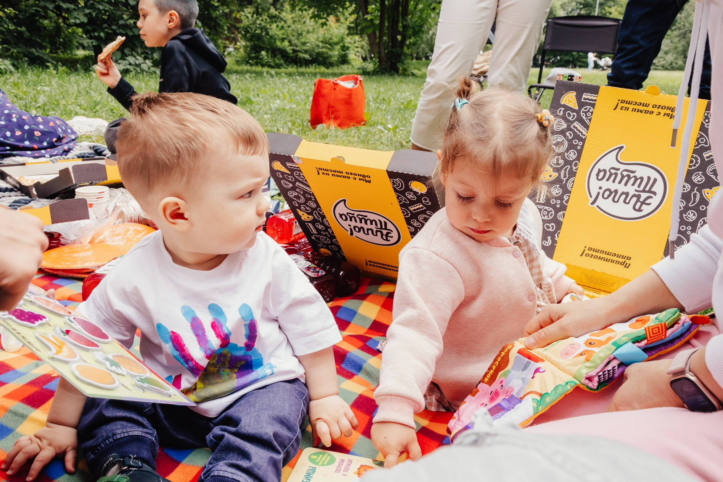 Праздничный пикник. Репортажный и семейный фотограф в Москве