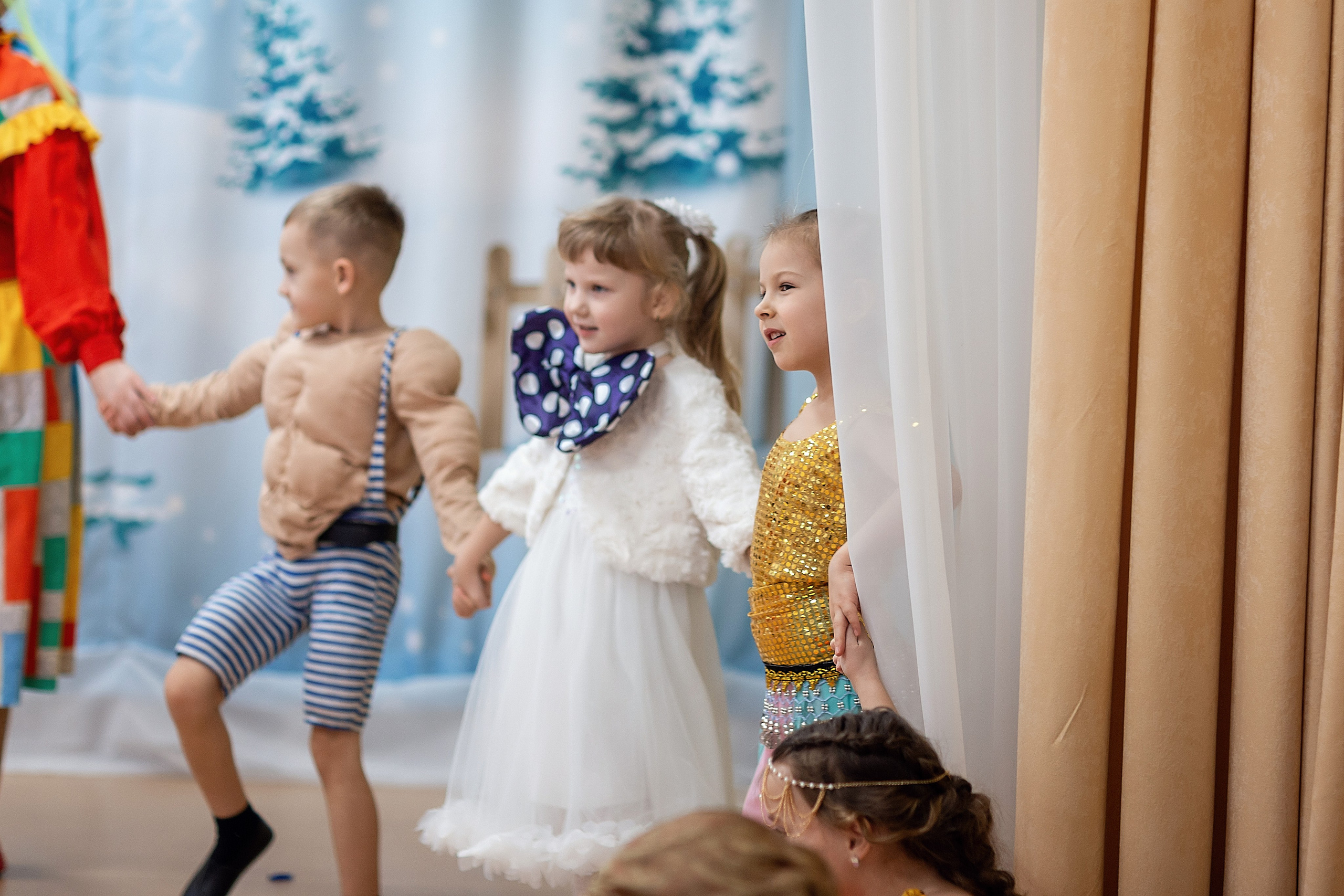 Утренник_"Веселый балаганчик» 2024. Семейный фотограф в Санкт-Петербурге