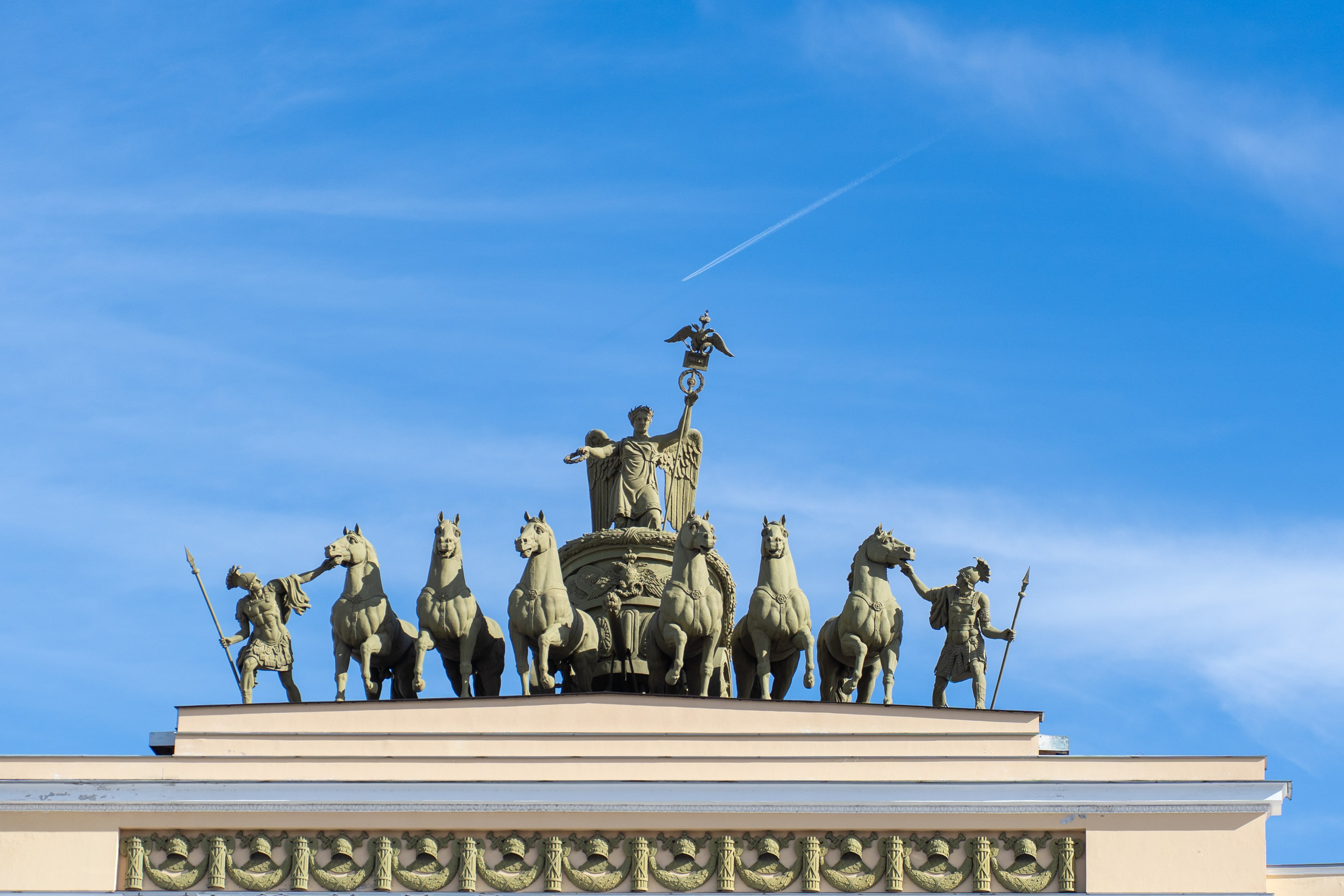 Фотопрогулка с Дианой и Дмитрием | 06.05.2026 | Санкт-Петербург. Артем Шилкин @oguzian. Дизайн. Репортажи. Уличные и пейзажные фото. Работаю в Калининграде, Санкт-Петербурге, Москве