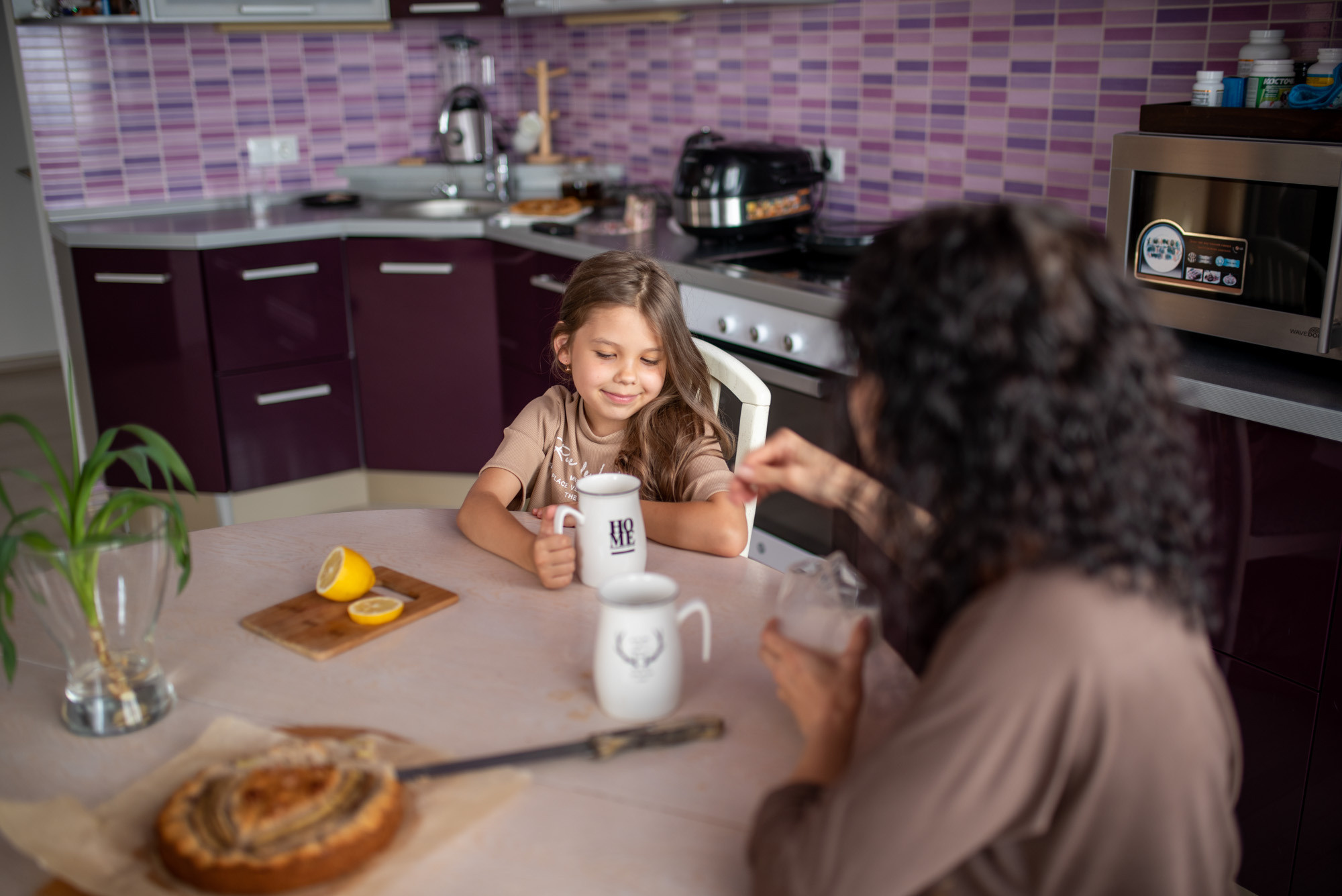 Оля и Лиза дома. Фотограф г. Хабаровск