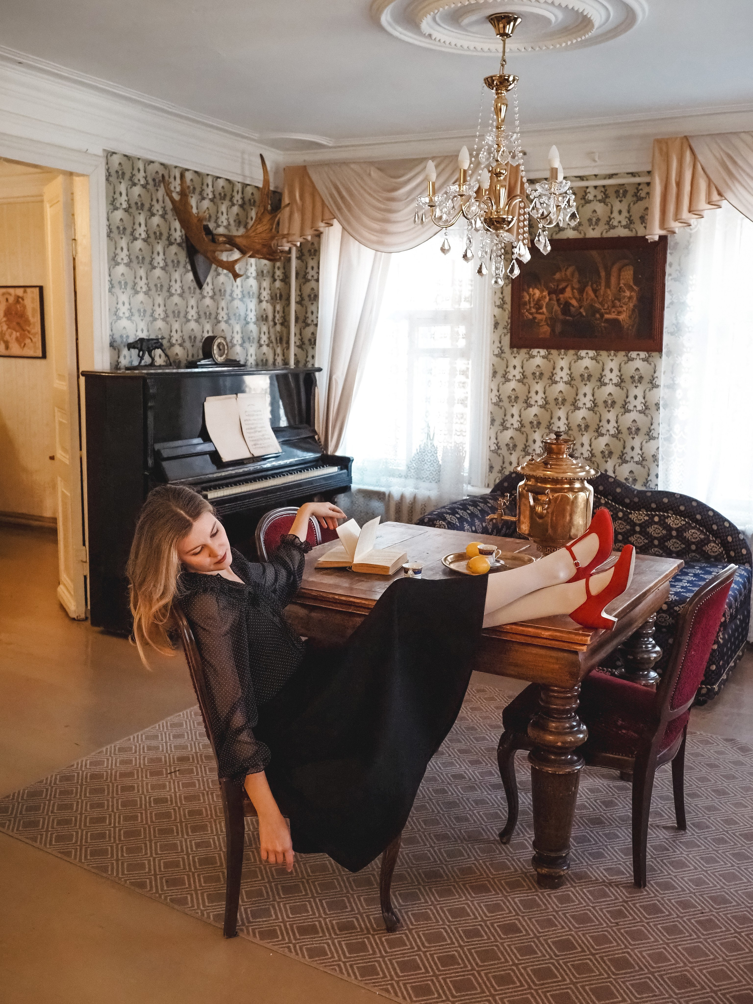 Ирина и Евгения в доме Пельцама. Семейный фотограф Ольга Барабанова