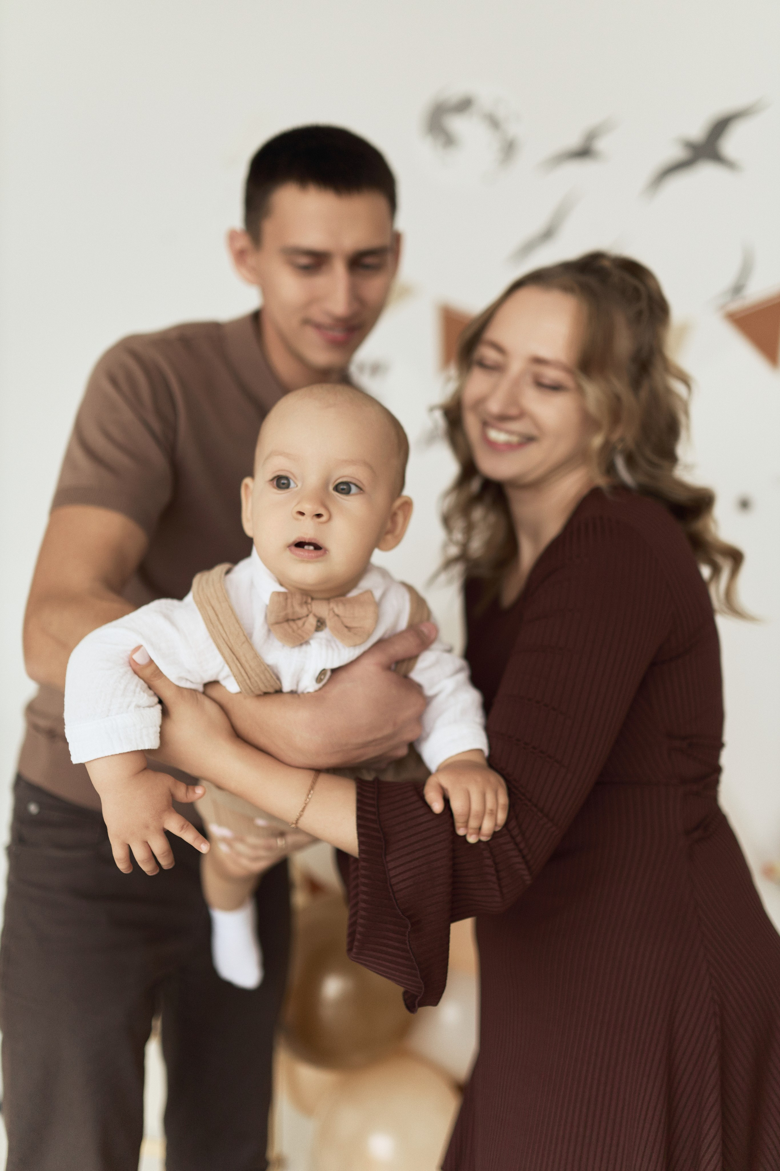 Семейная фотосессия в фотостудии. Алина Каравайцева. Фотограф в городе Барнаул