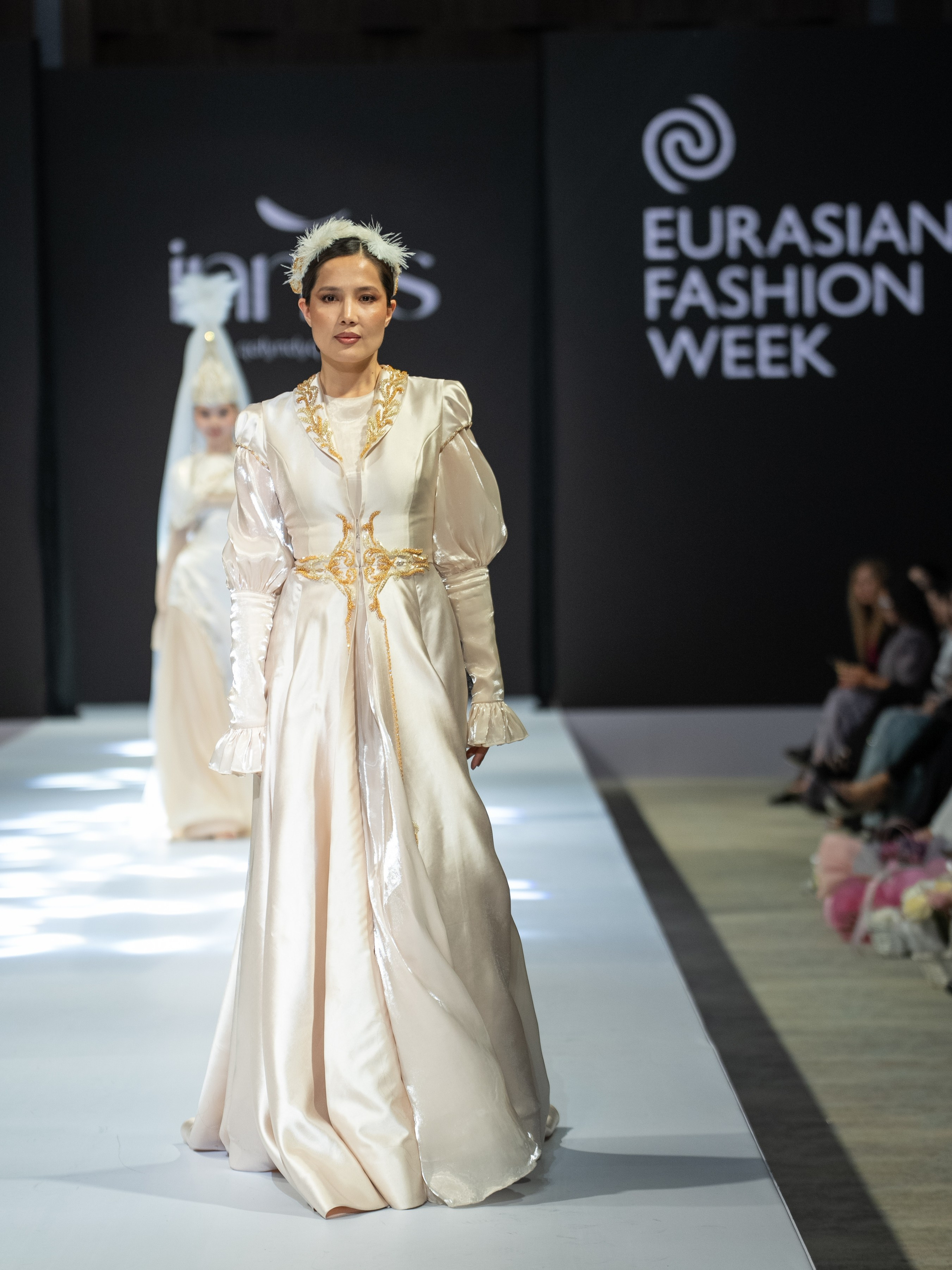 EURASIAN FASHION WEEK Innes. Сайт Алматинского НЮ АРТ, будуар и фэшн фотографа Дениса Карпенко