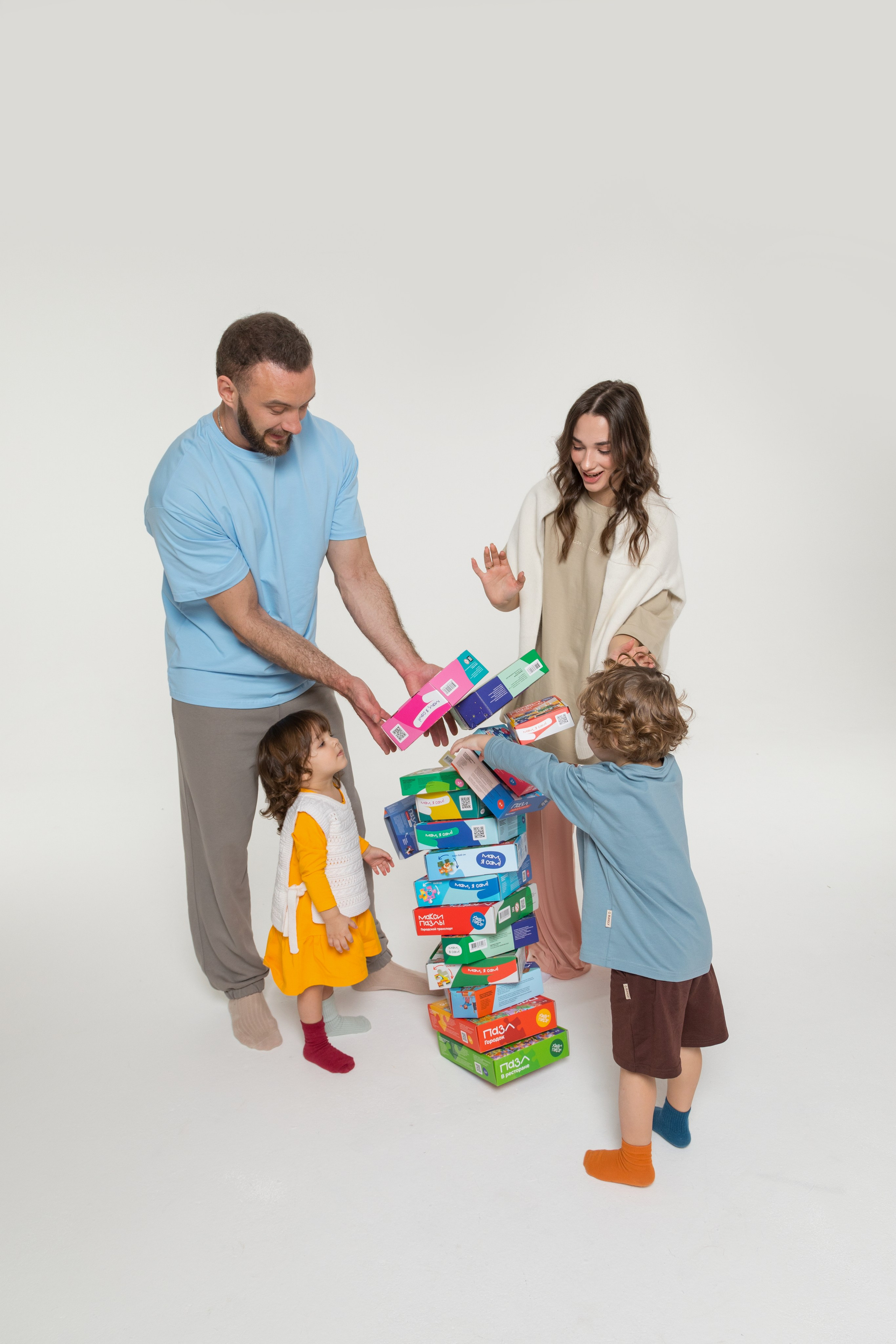 Имиджевая и каталожная съёмка для бренда детских пазлов. Детский и контент фотограф Надя Волкова Санкт-Петербург