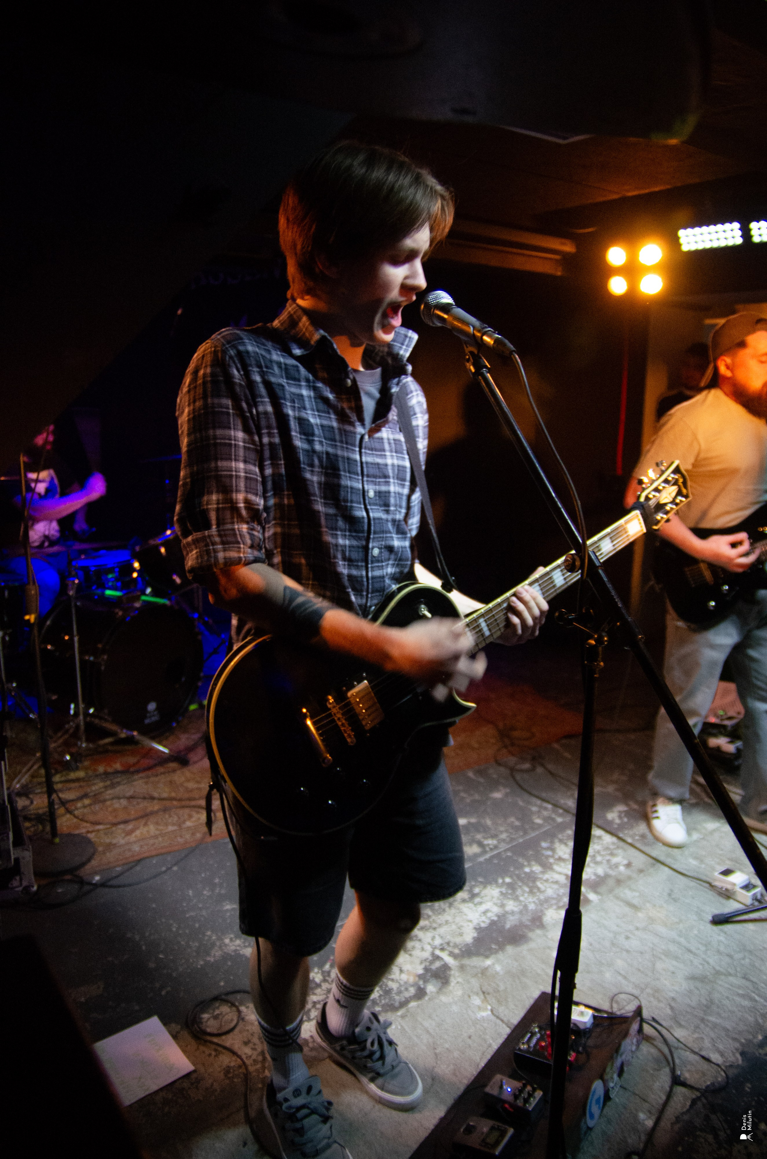 Рядом Ассенизаторы. Портретный фотограф Денис Милютин