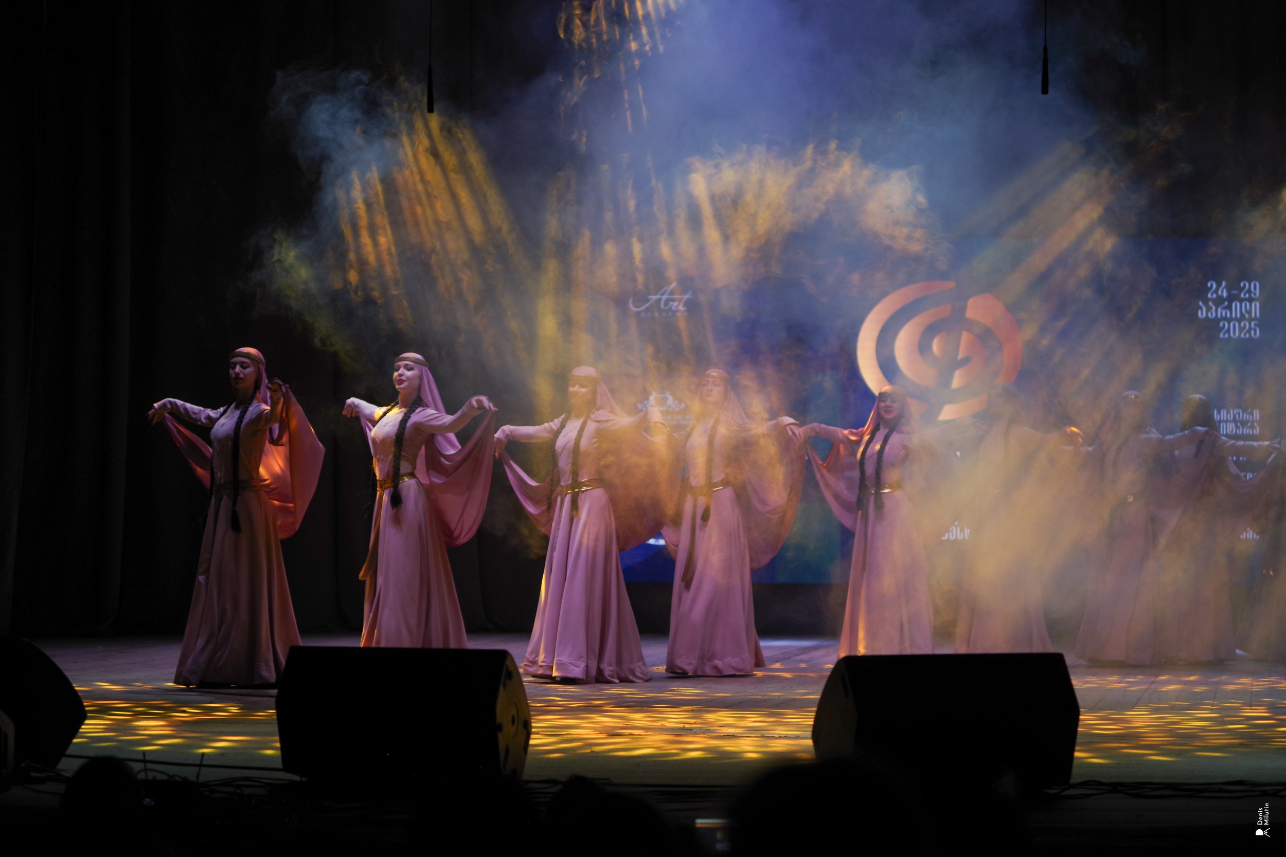 Танцы в Хоби. Портретный фотограф Денис Милютин