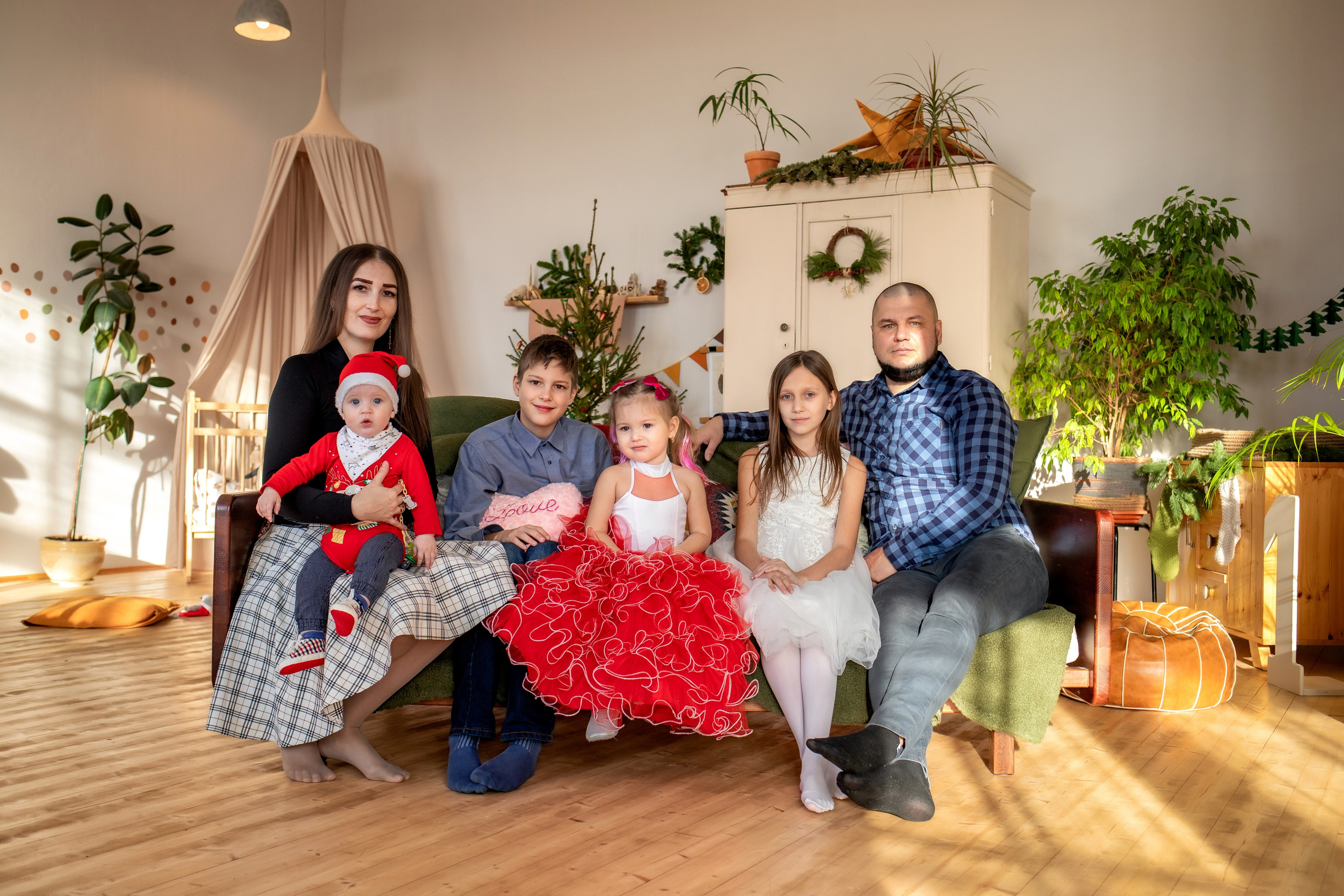 Новогодняя семейная съемка в Loft potolok. Семейный и детский фотограф в Краснодаре Ирина Лаврецкая