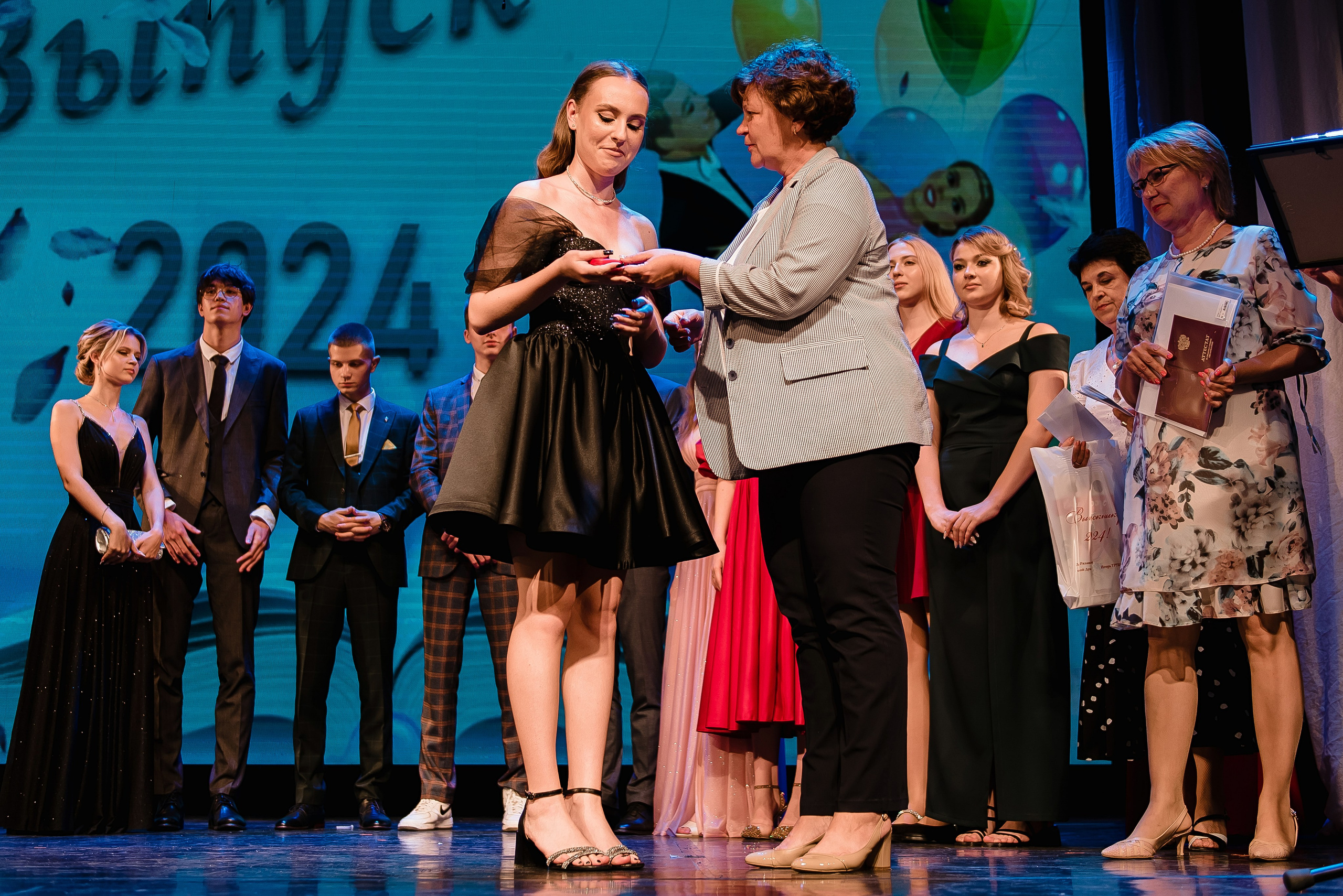 Выпускной школа 2024. Фотограф Рязань. Дарья Дмитриева