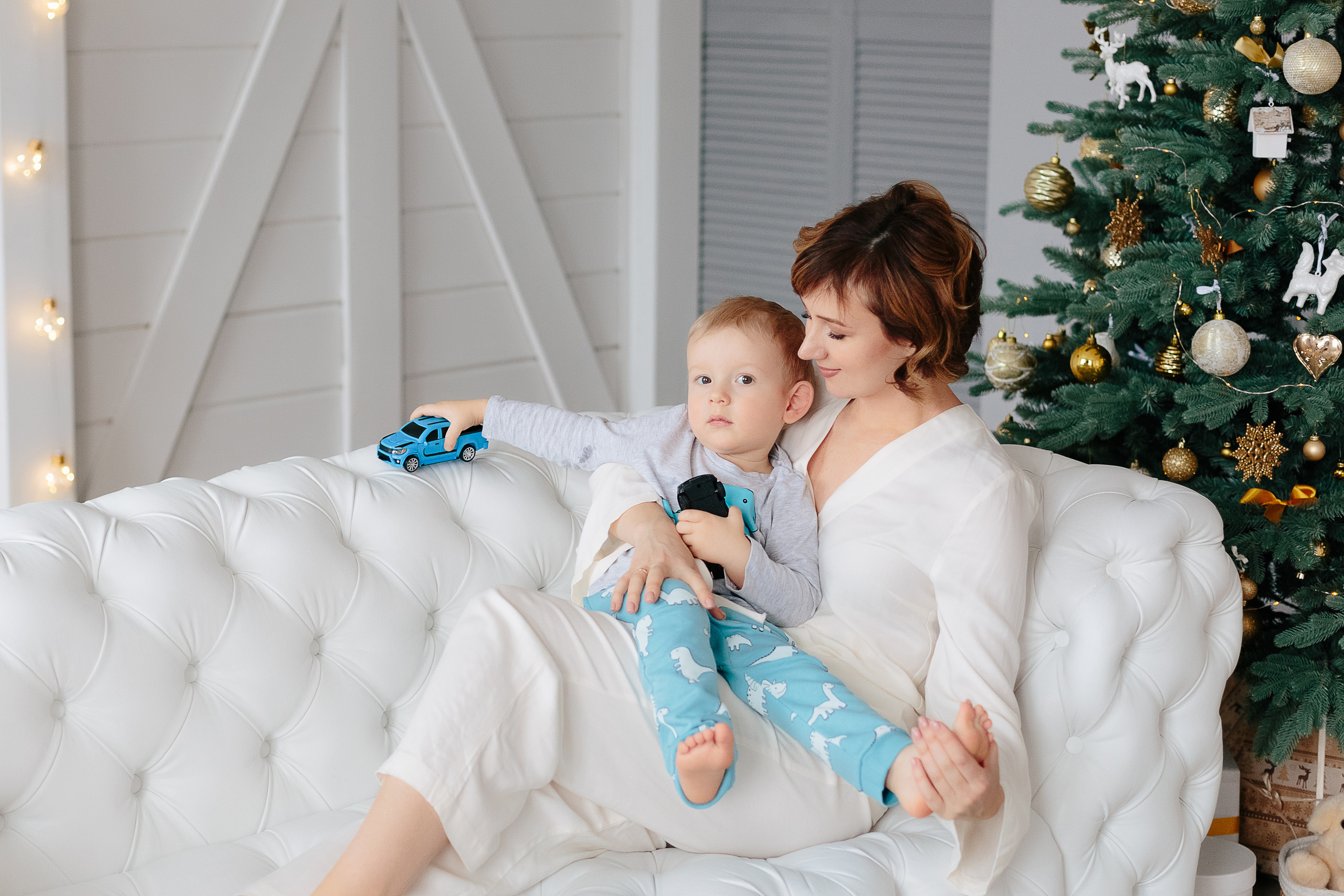 Новогодняя семейная пижамная фотосессия в студии Екатеринбург. Свадебный и семейный фотограф Ксения Шекк Екатеринбург