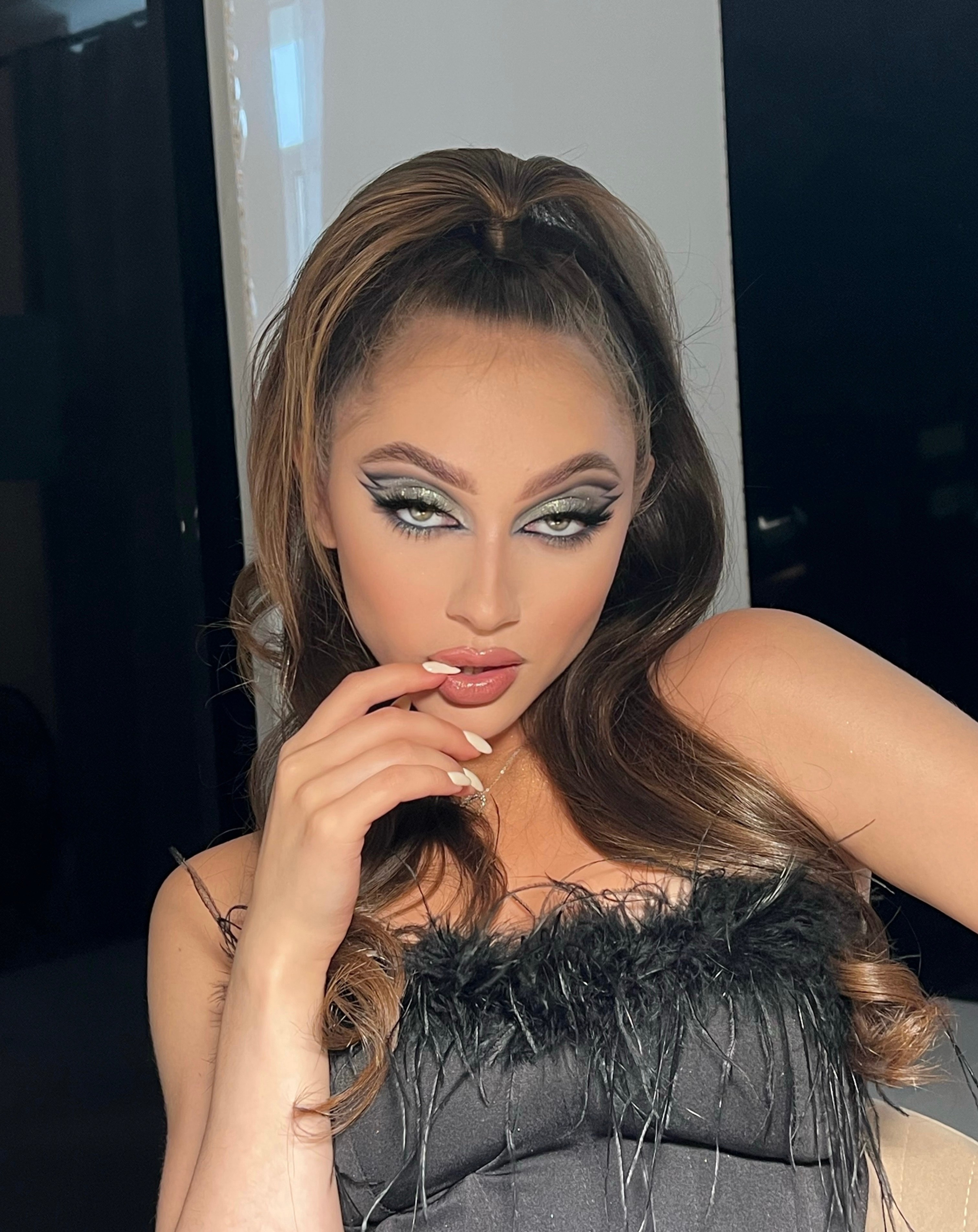 Модель София Новосибирск. Коммерческий фотограф для маркетплейсов Wildberries и Ozon в Новосибирске — фото и видео для брендов