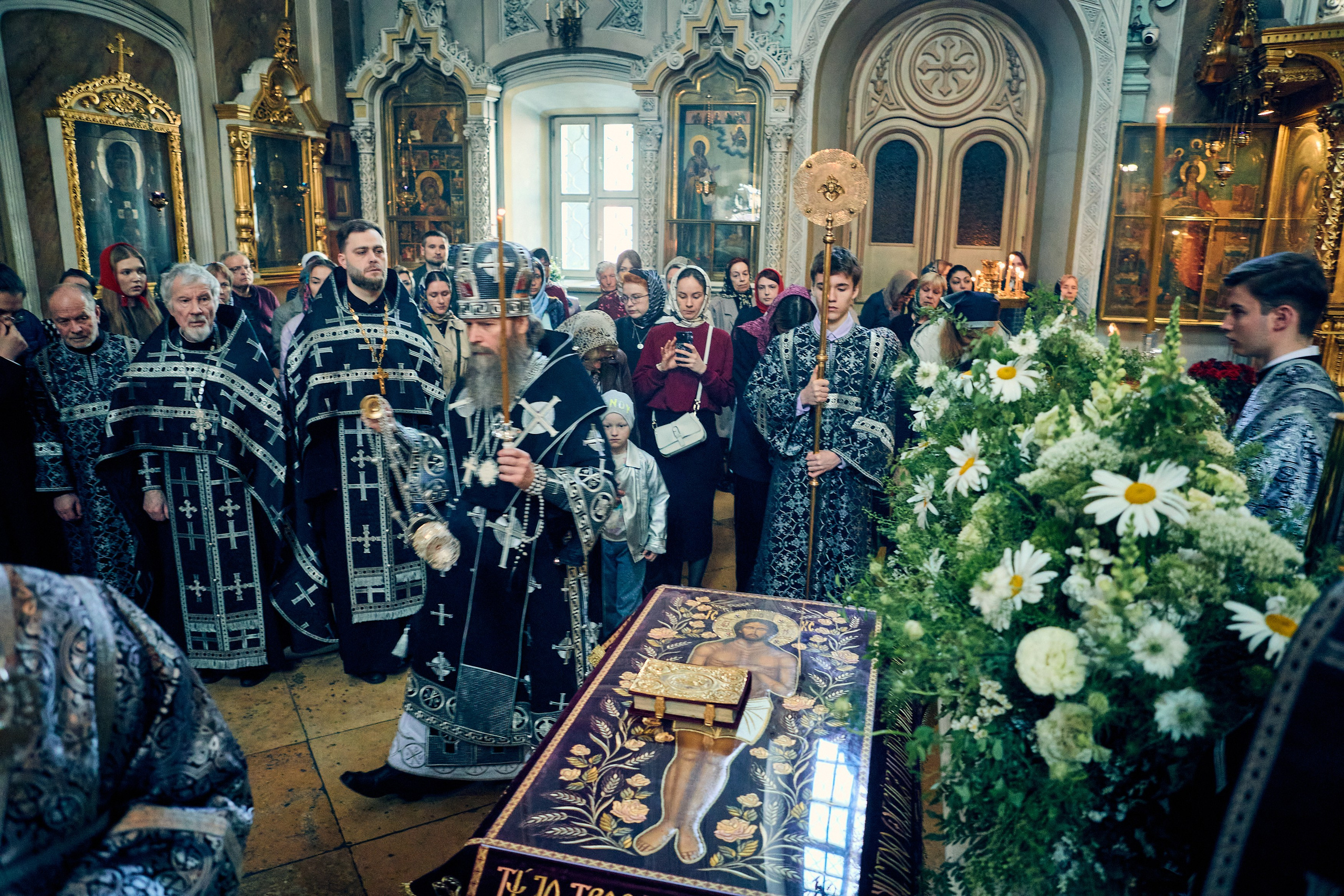 Вечерня с выносом Плащаницы Спасителя Плач. Пресвятой Богородицы. DMITRY MOISEENKO — фотограф, художник, топ-стилист