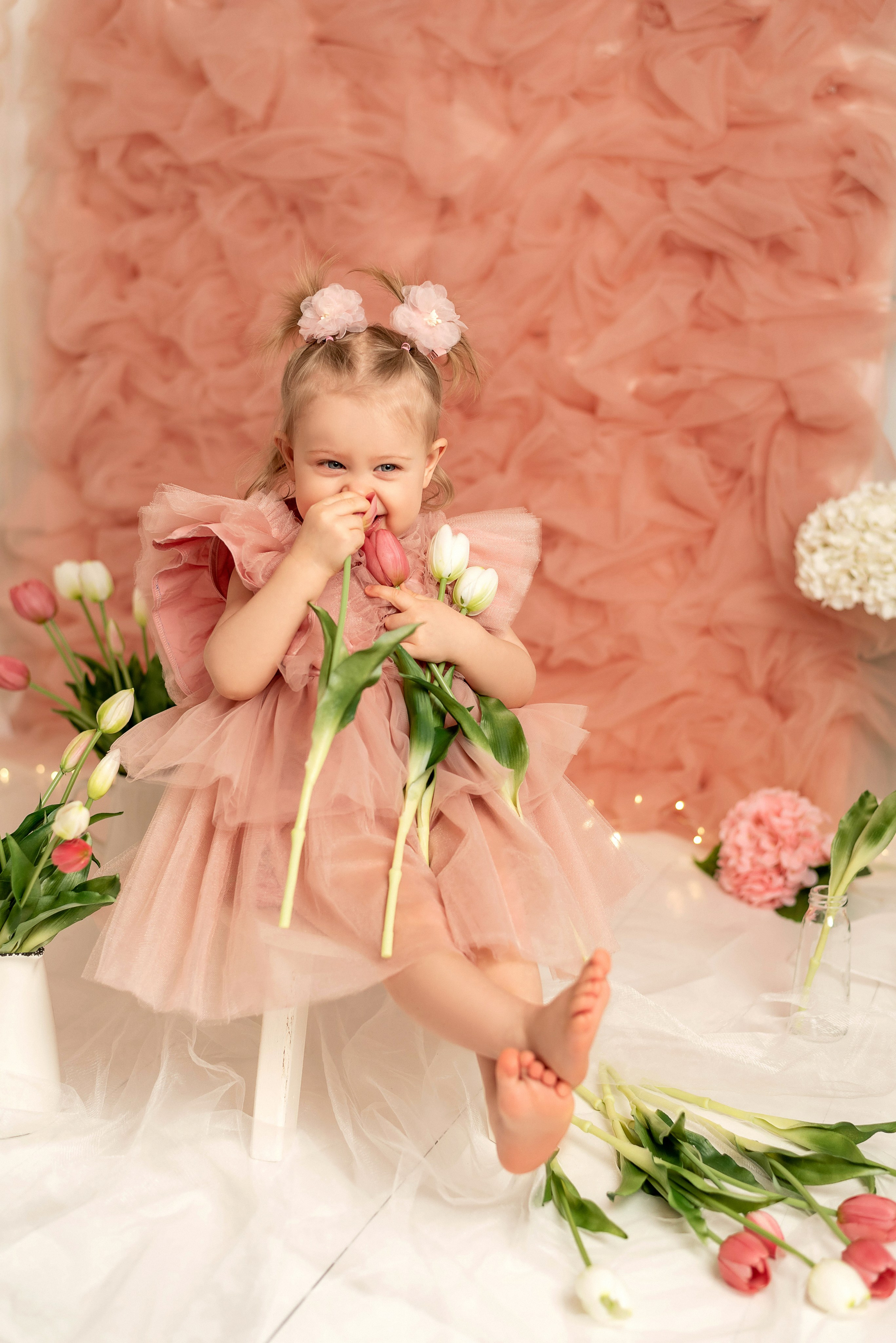 Мия — тюльпаны 2026. Семейный и детский фотограф Наталья Горда