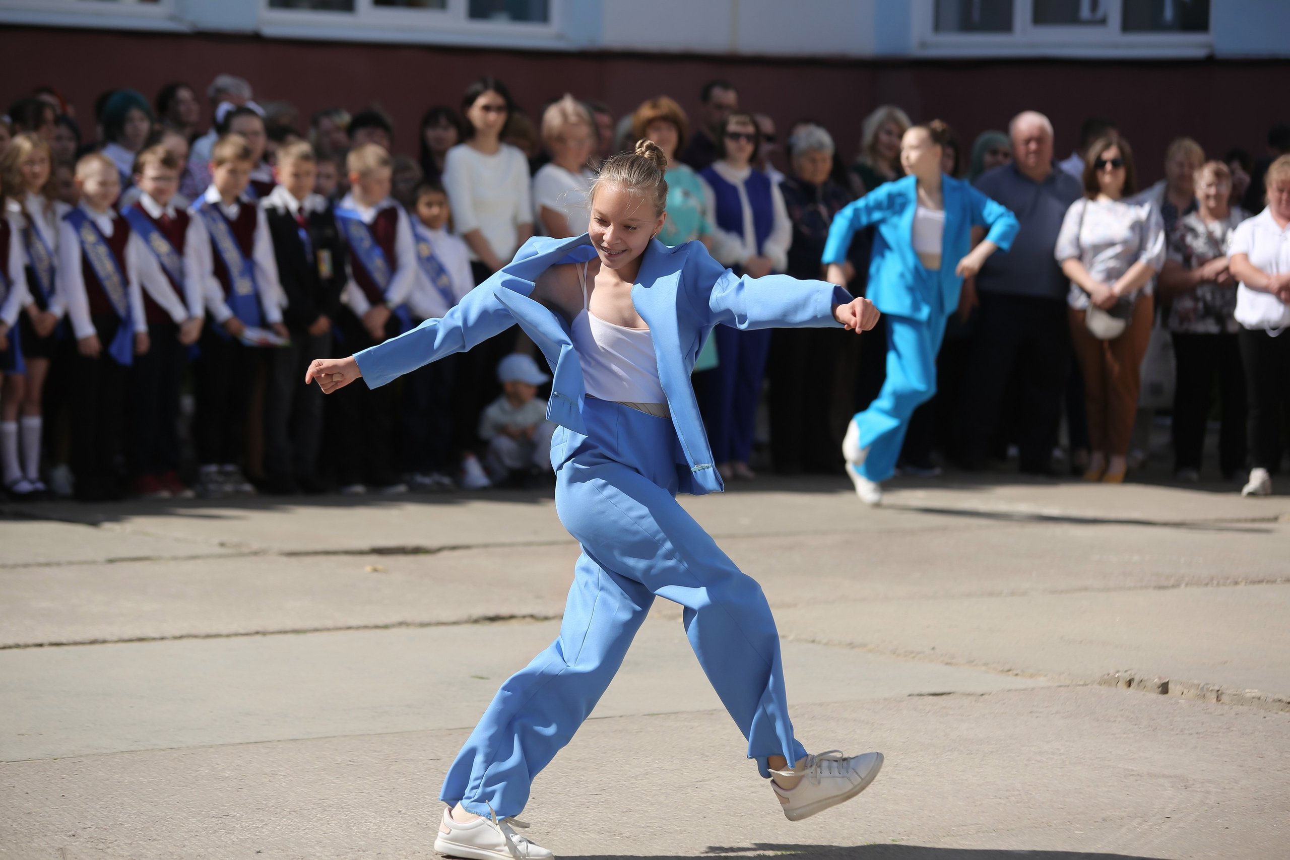 ЛИНЕЙКА «ПОСЛЕДНИЙ ЗВОНОК» 9 ШКОЛА 2024 г МЦЕНСК. ТВОЙ АЛЬБОМ / ТВОИ ПРАВИЛА