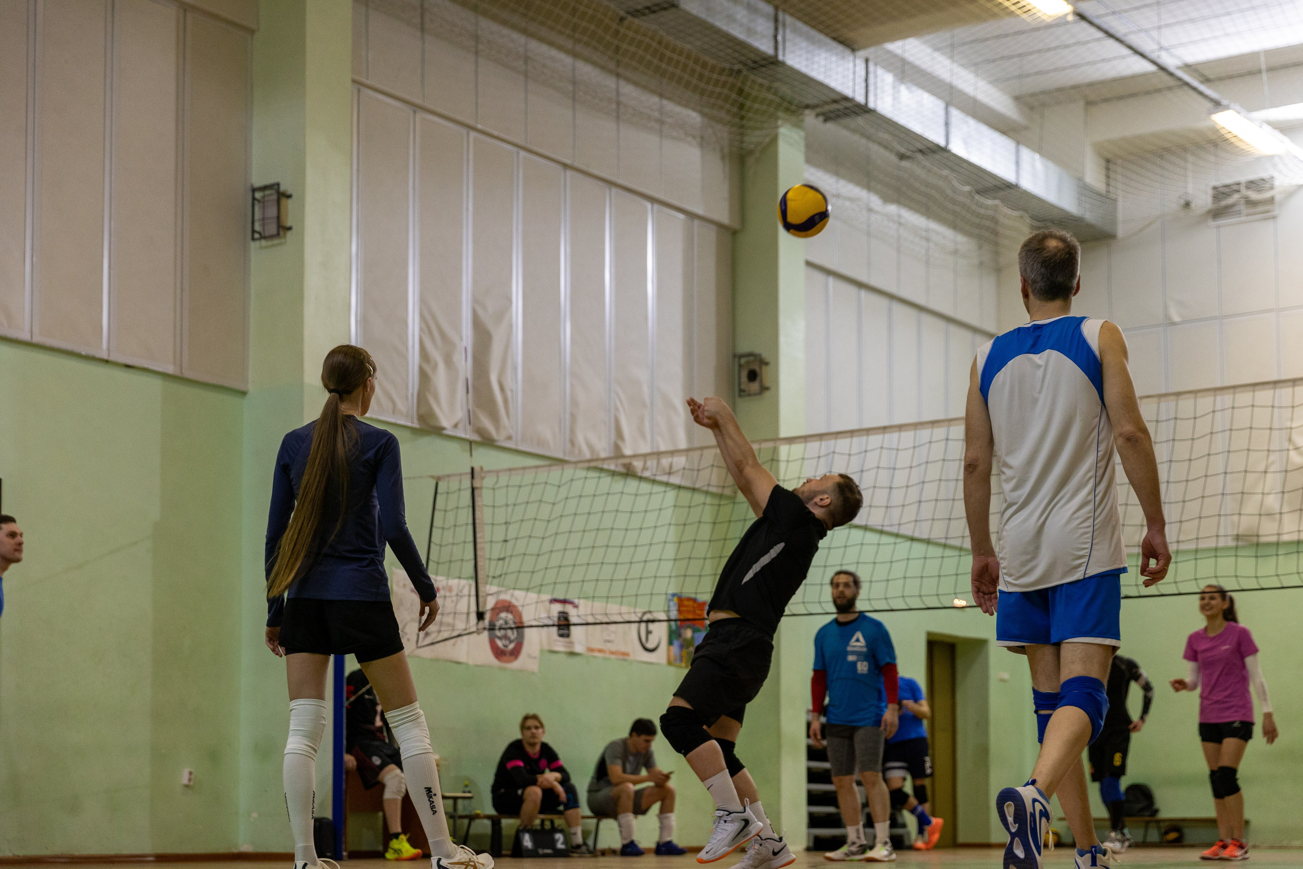 Воллейбол. Товарищеский матч. Репортажный фотограф Санкт-Петербург | Роман Карбышев