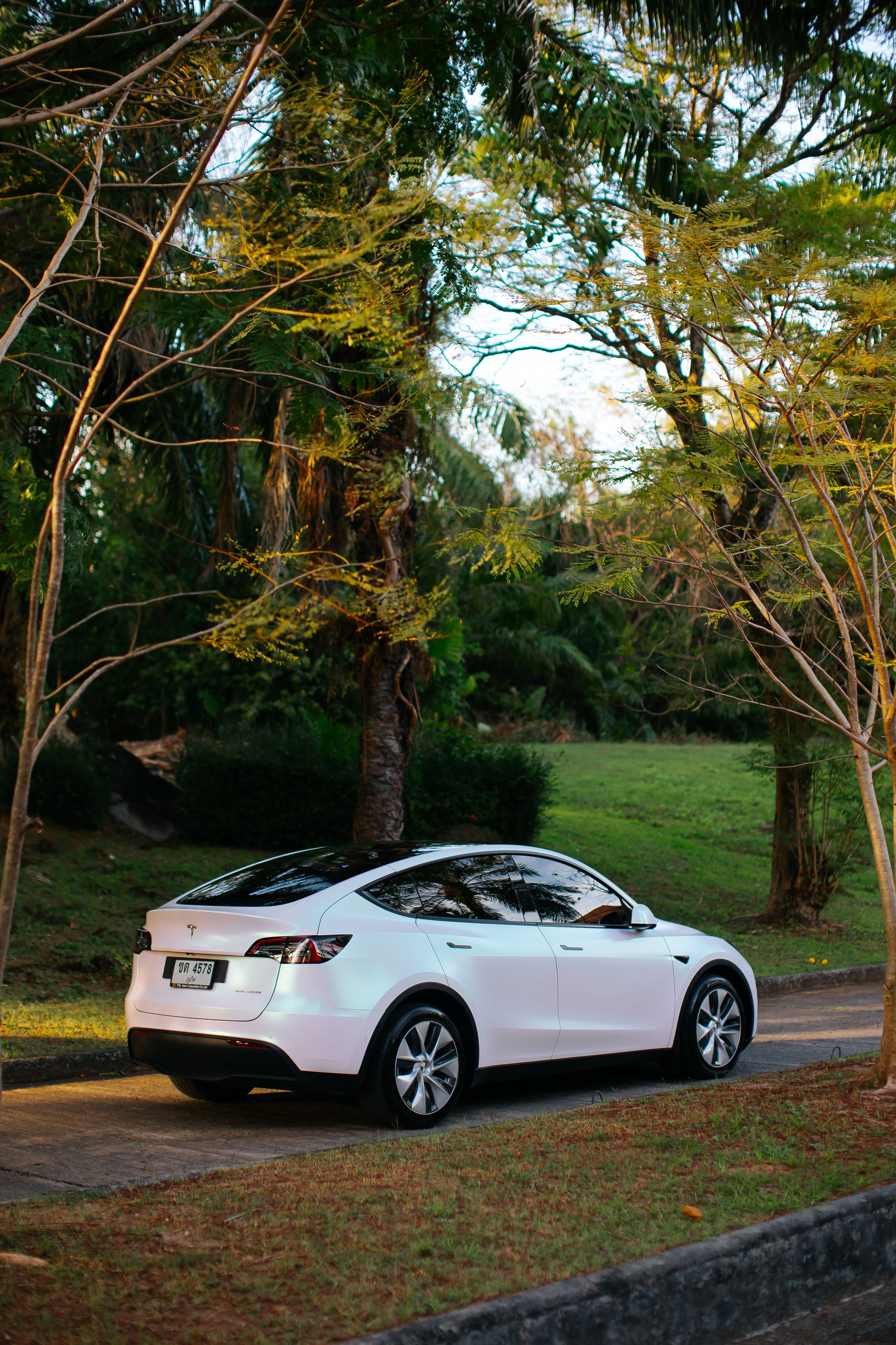 Tesla Model 3 Pearl. Фотограф в на Пхукете Сергей Войлоков