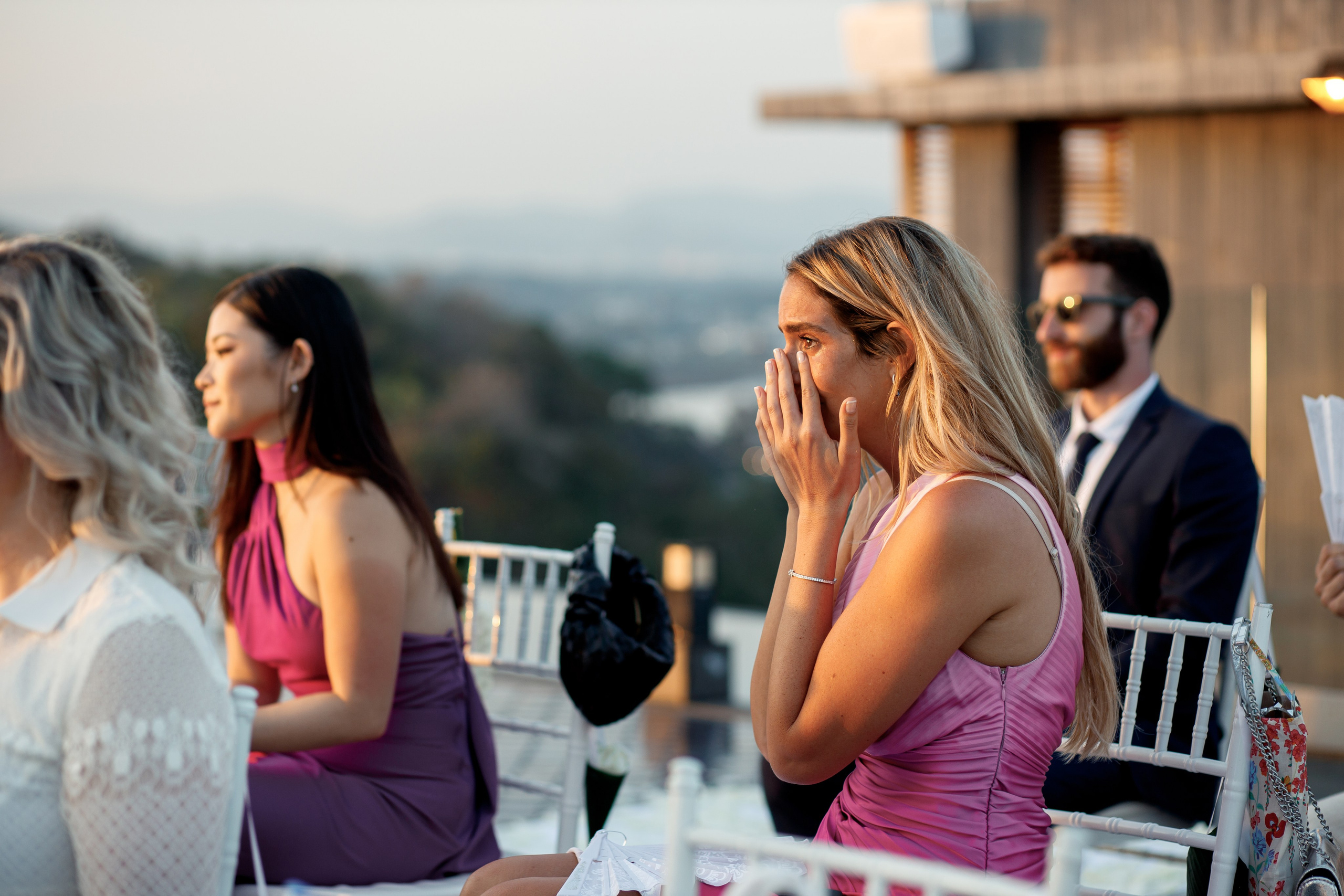 эмоции гостей во время свадебной церемонии