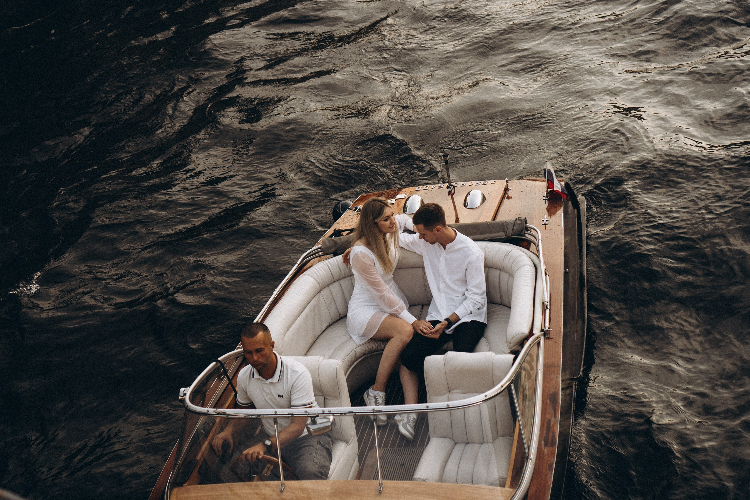 СВАДЕНБНАЯ СЬЕМКА НА КАТЕРЕ ПО КАНАЛАМ САНКТ-ПЕТЕРБУРГА И В АКВАТОРИИ НЕВЫ. Профессиональный фотограф, Санкт-Петербург — Виктория Богомолова