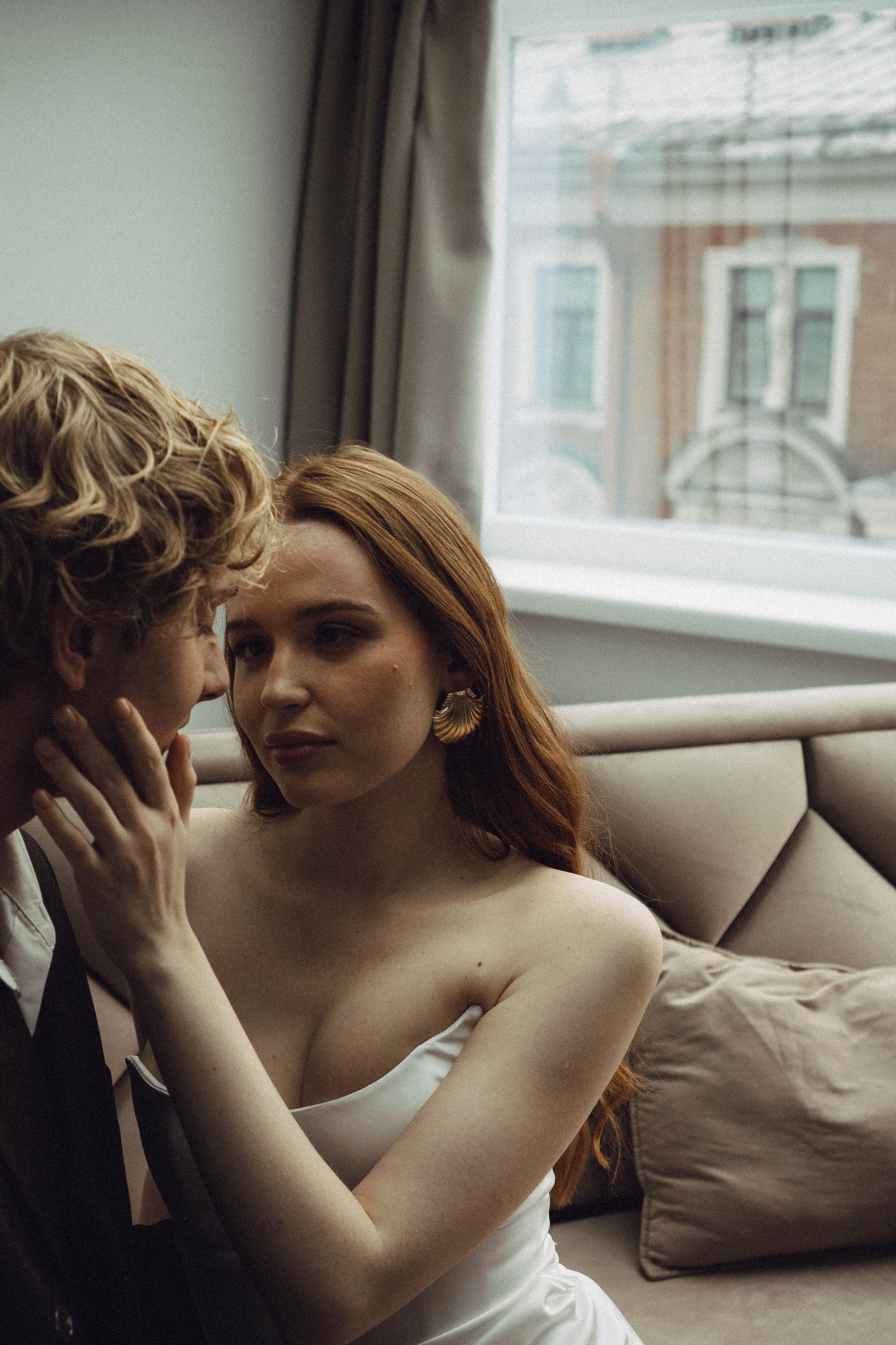 СВАДЕБНАЯ СЬЕМКА В ОТЕЛЕ. СБОРЫ ЖЕНИХА И НЕВЕСТЫ И ТАКЖЕ ТОР И ПОДГОТОВКА К ПРОГУЛКЕ. Профессиональный фотограф, Санкт-Петербург — Виктория Богомолова