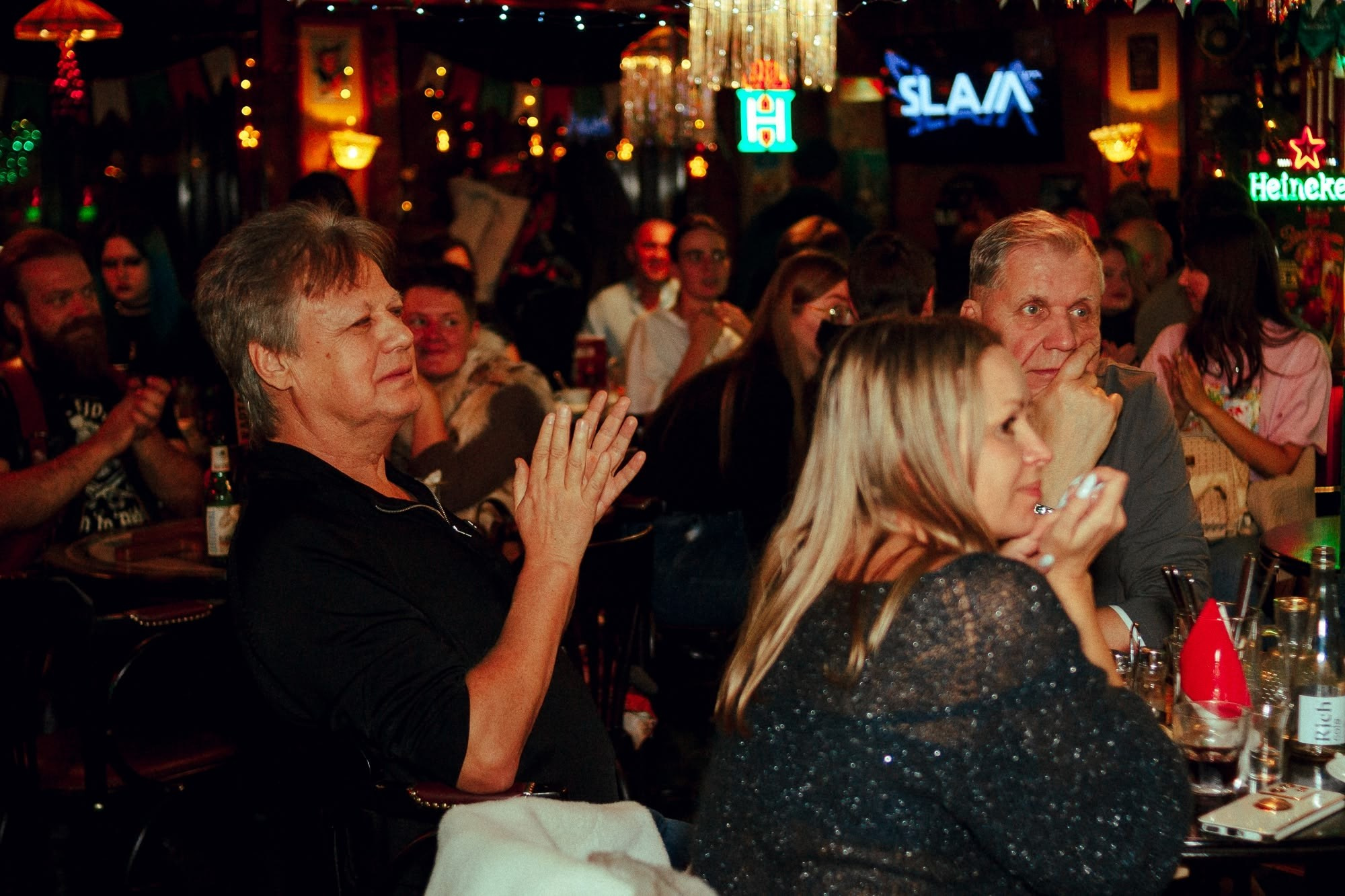 Финал Поэтического СЛЭМА | Иркутск, декабрь 2025. Борщевская Елизавета / фотограф Иркутск