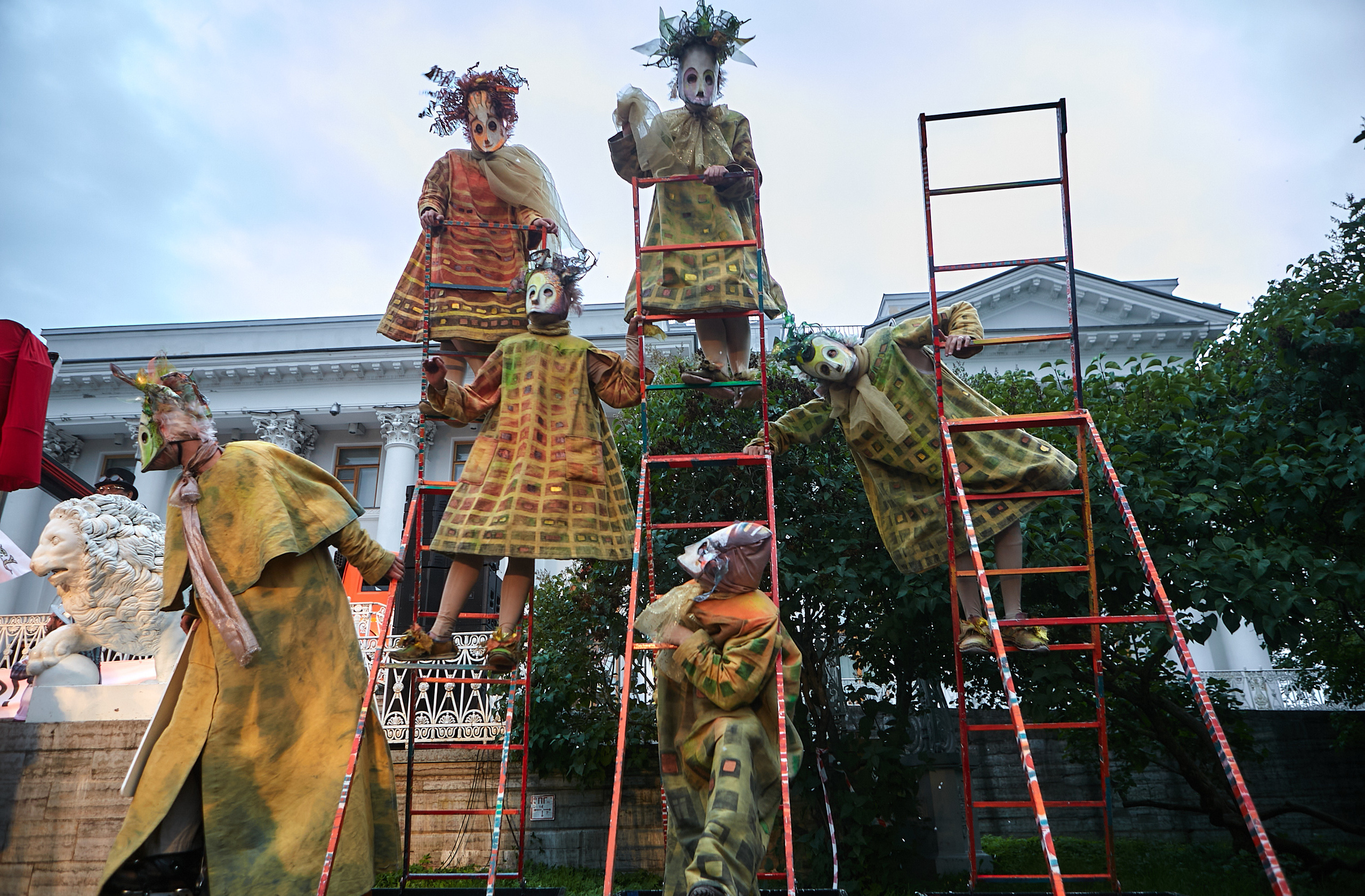 Театр. Visual artist Konstantin KoT