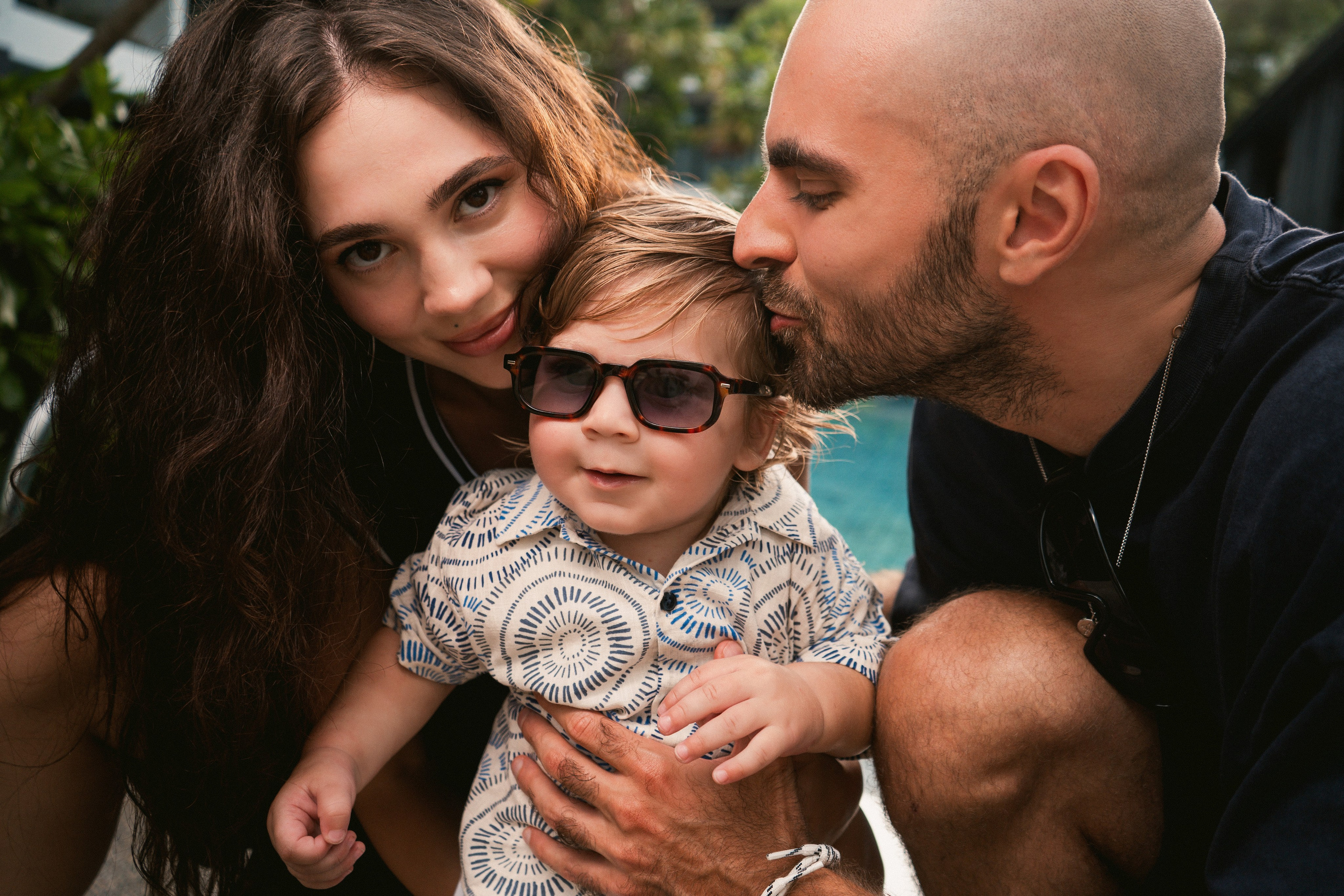 Семейная фотосъёмка на Пхукете – тепло, искренность и любовь вашей семьи на фотографиях. Ян Долматов — фотограф, видеограф и продюсер на Пхукете, Таиланд