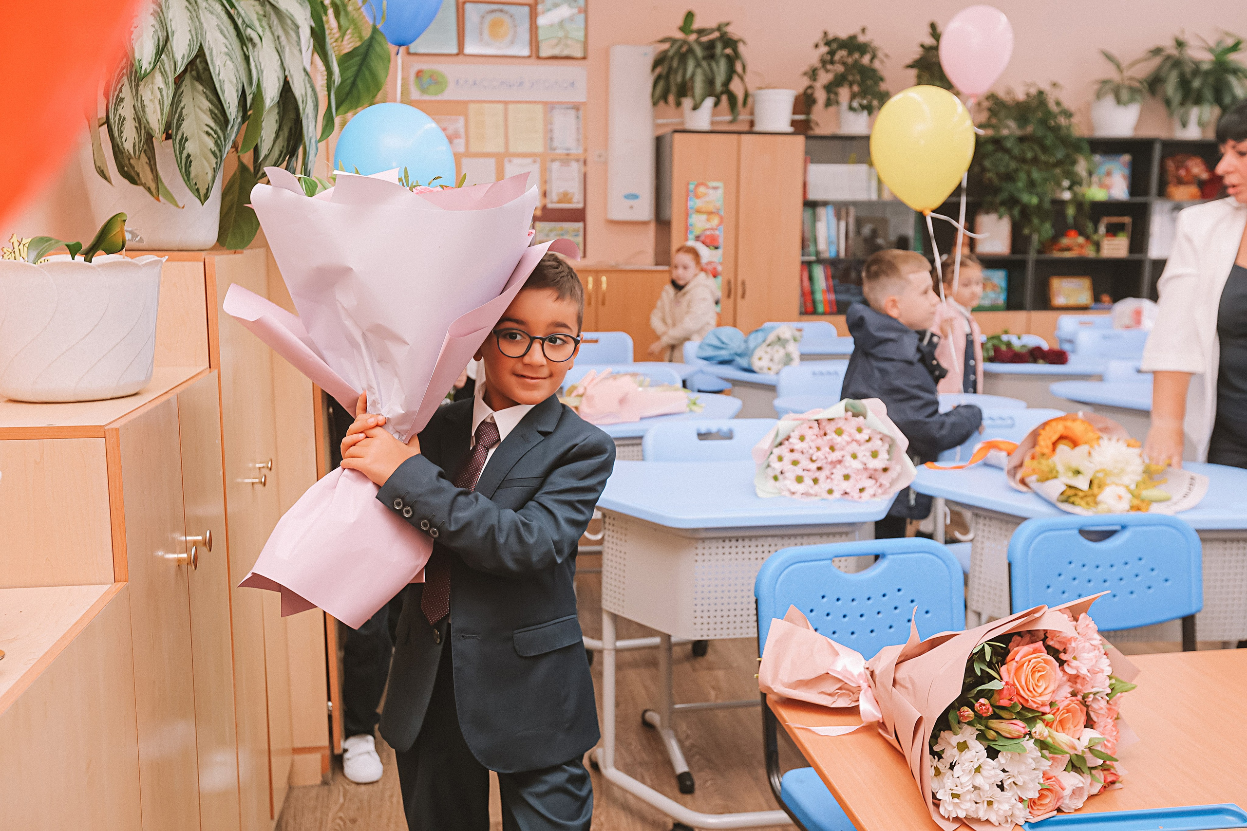 1 сентября линейка+кл час+портреты. Семейный фотограф Тюмень, фотограф на роды Салмина Мария