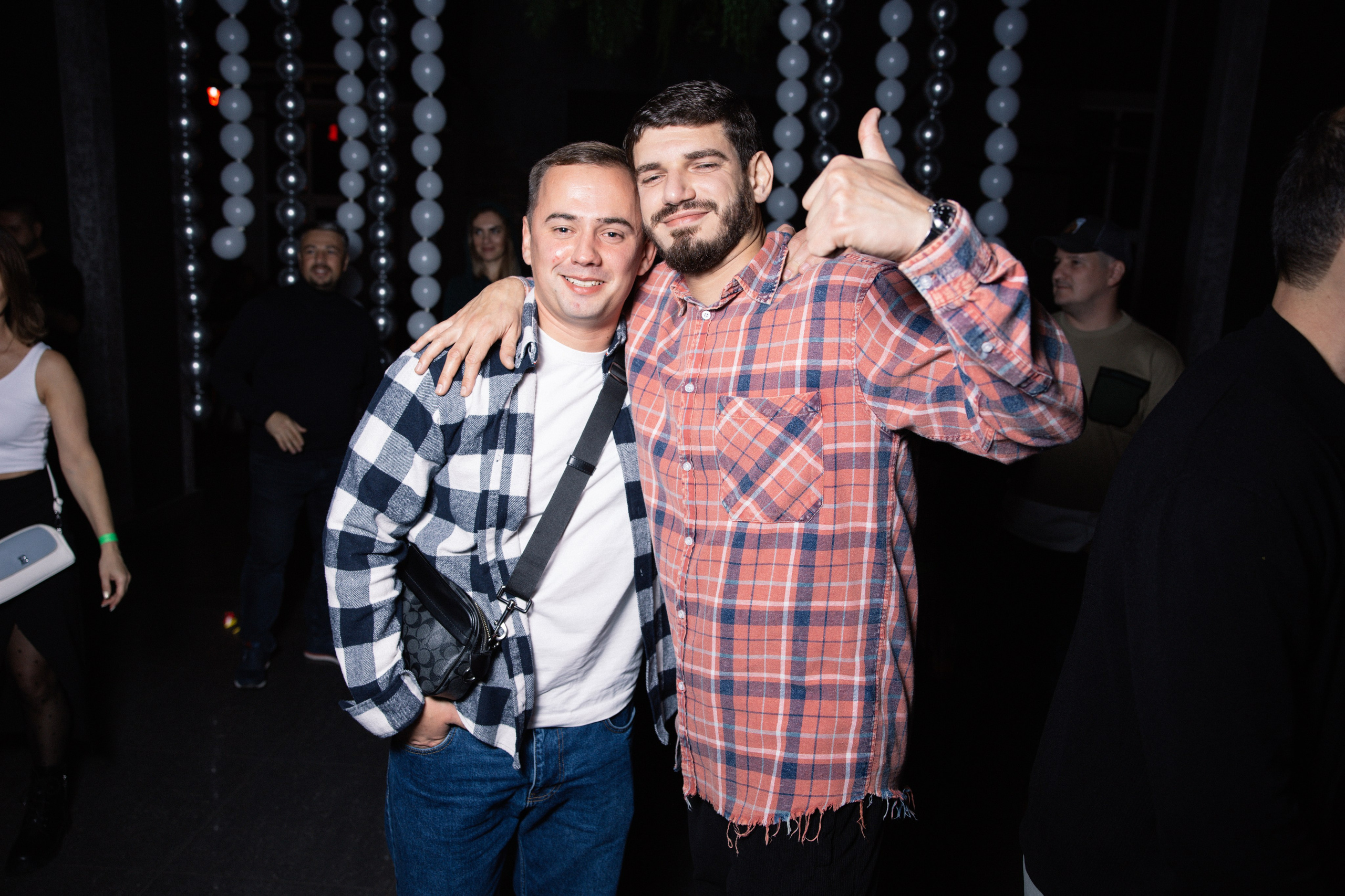 Соседи, Тусец. Фотограф Эдуарда Титанян