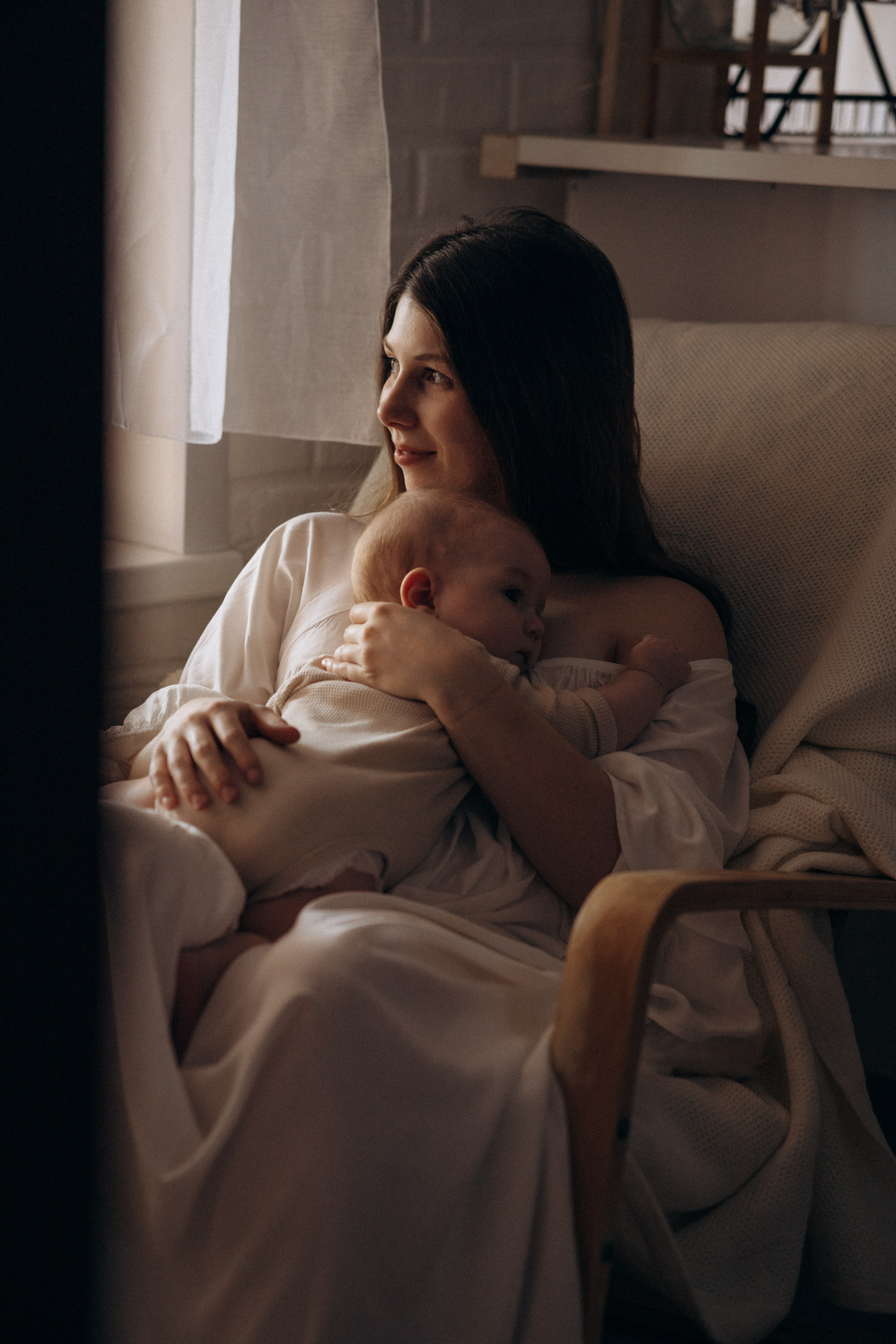 Мама и малыш, домашняя история. Фотограф Ульяна Дивина в Нижнем Новгороде и Нижегородской области