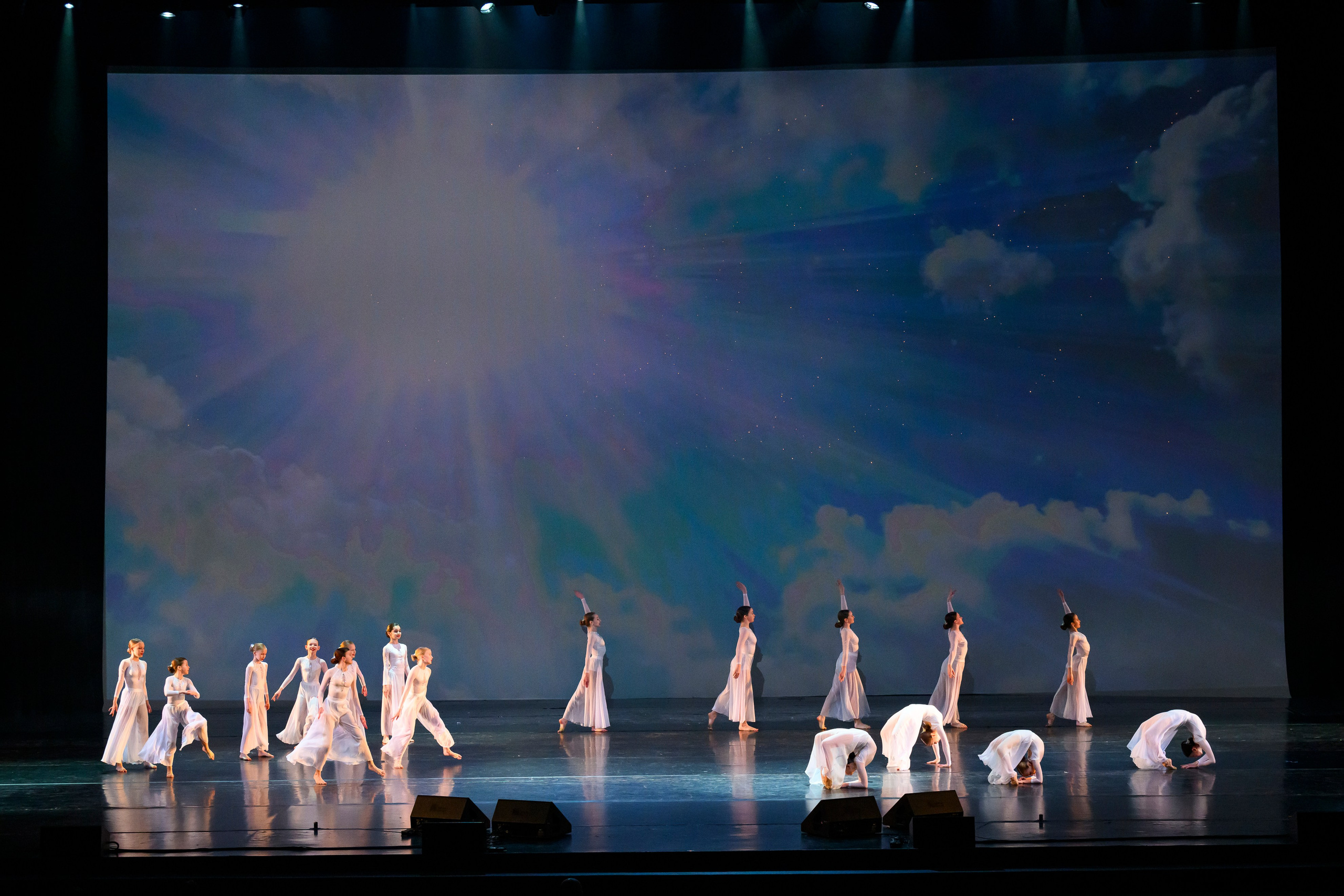 23 апреля, часть 1, БКЗ Октябрьский, г. Санкт-Петербург. Золотое яблочко