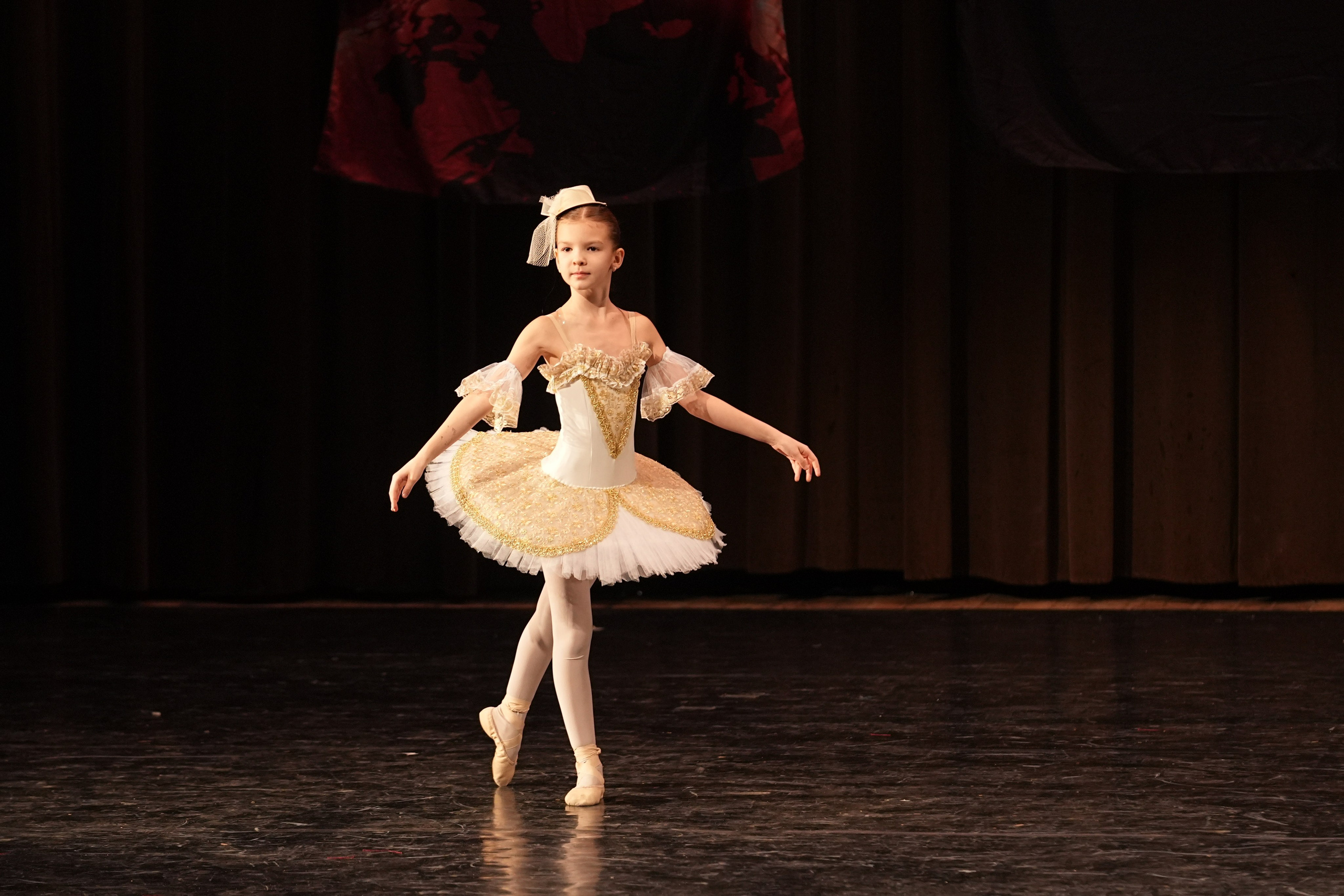 7 декабря, блок 1, г. Москва. Золотое яблочко