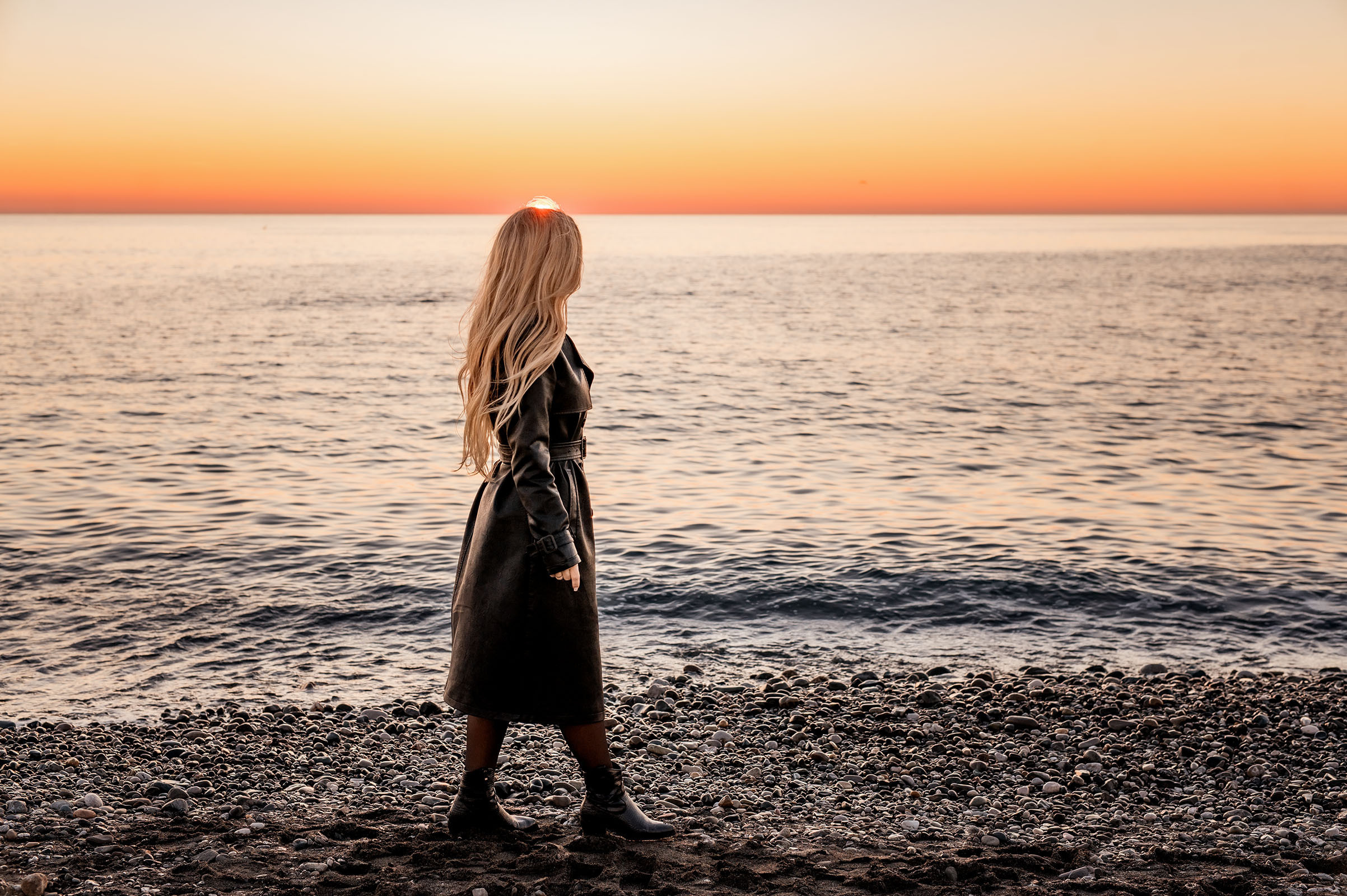 Девушка на закате