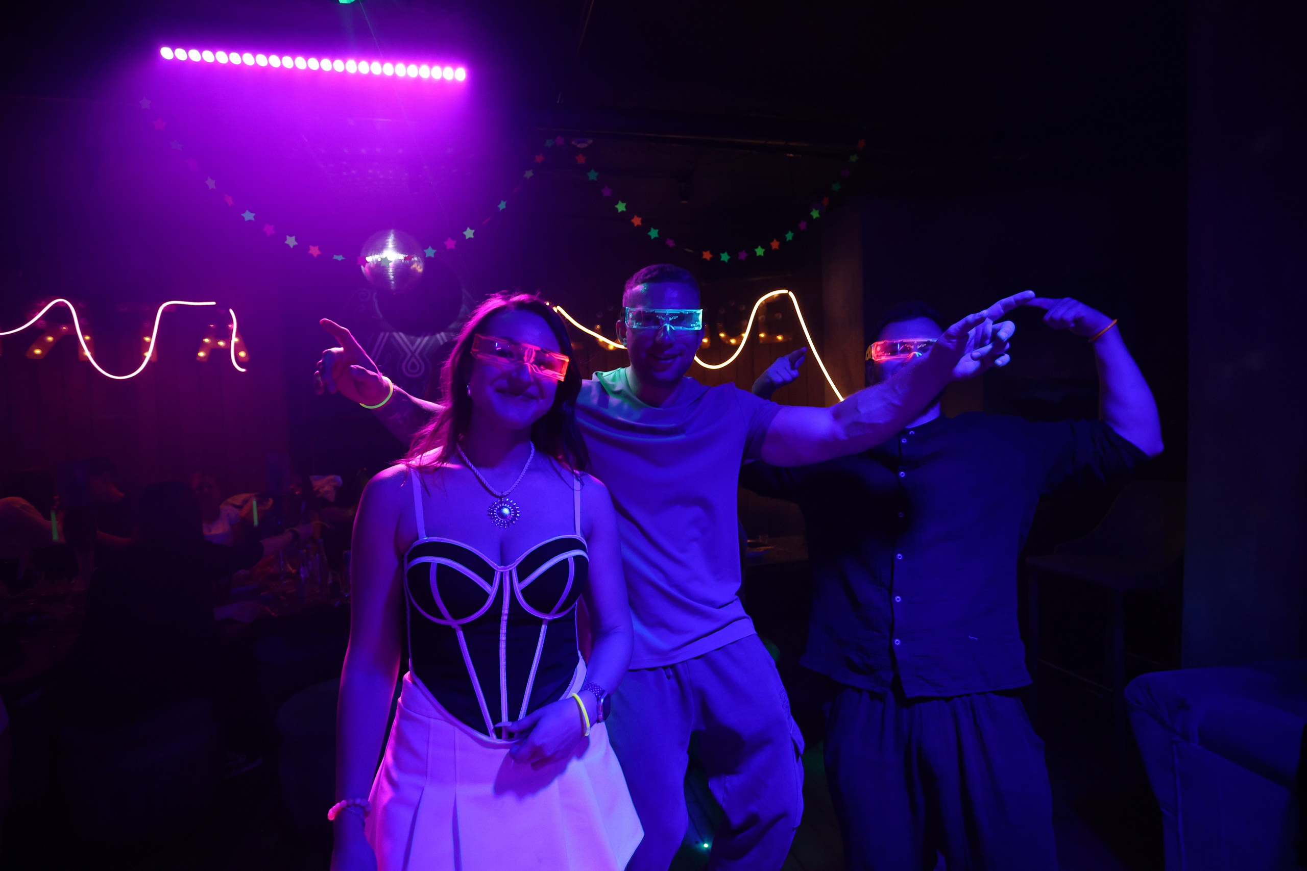 Neon Party 01.08.25. Мята Спортивная — Кальянная, караоке, бар в Минске