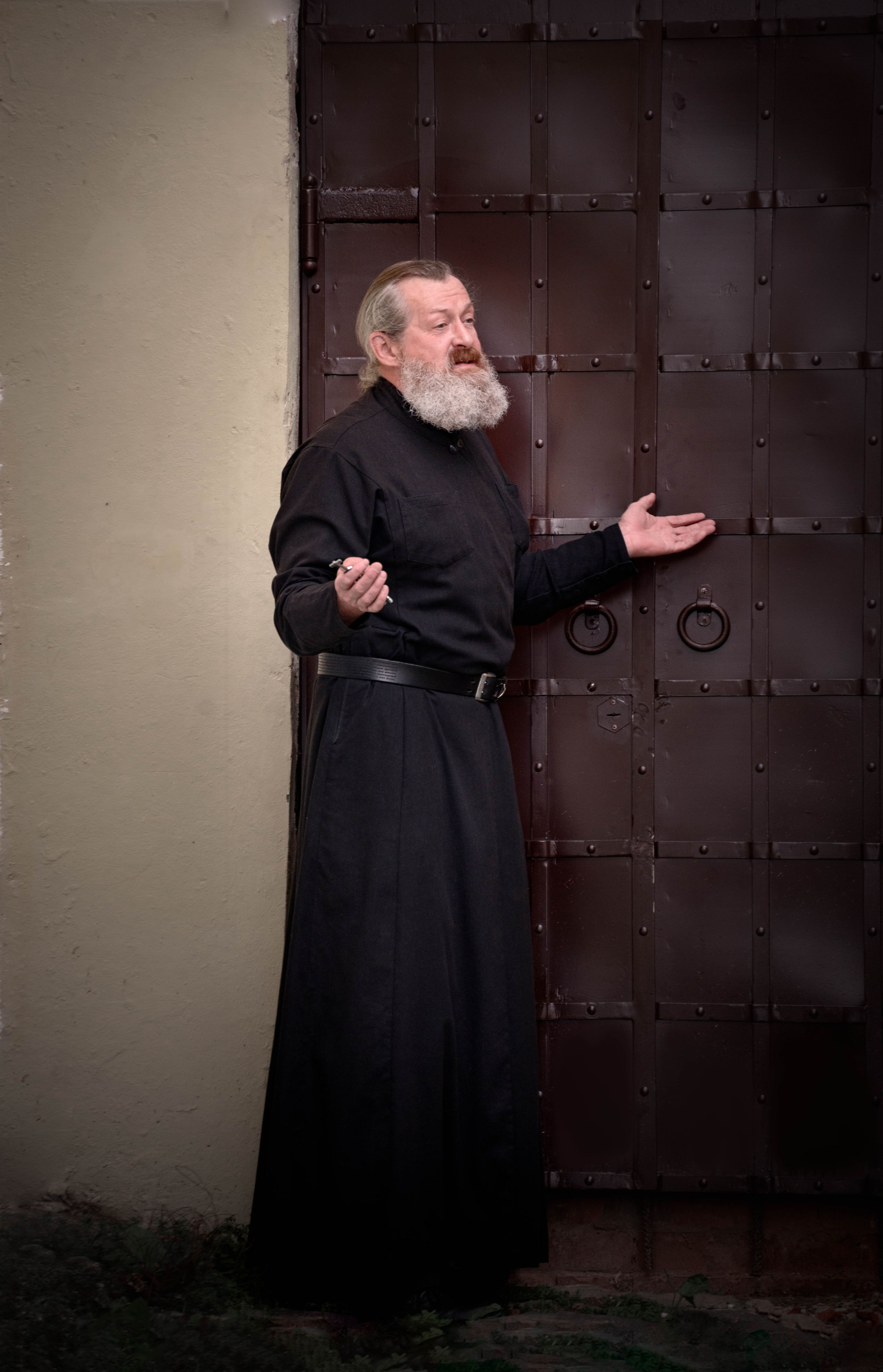 Батюшка в Нило-Столобенском монастыре