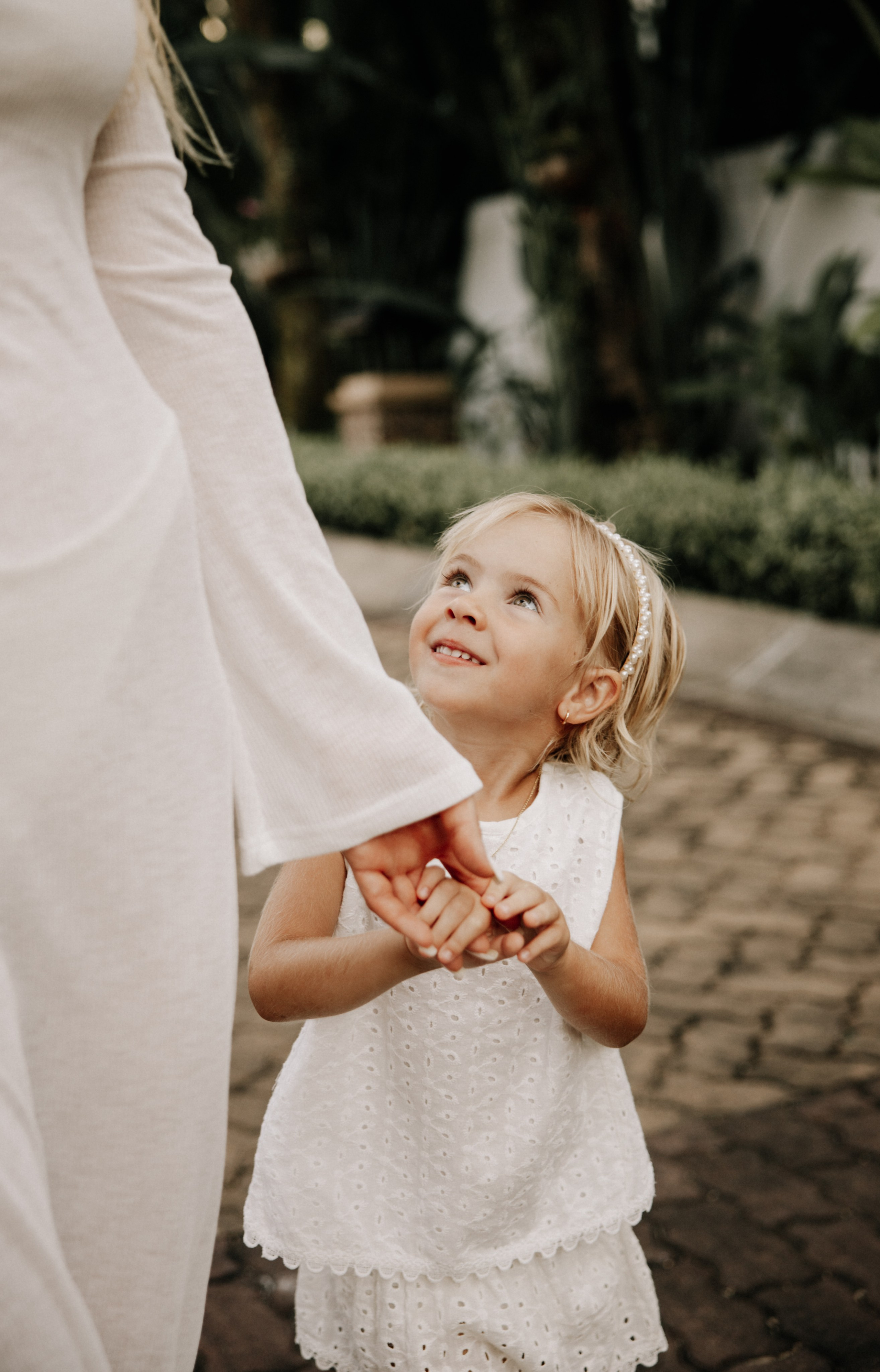 Семейная фотосессия на природе | Естественные фотографии вашей семьи на свежем воздухе. Репортажный фотограф Катерина Гилс Москва