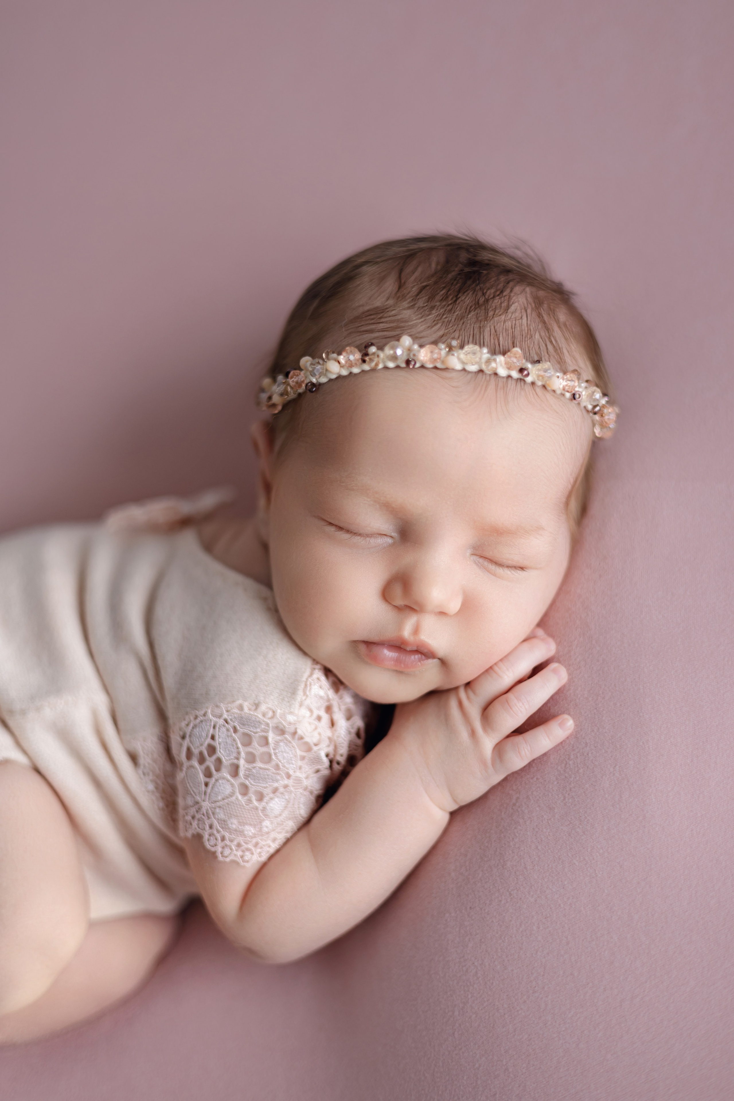 Анна. Евгения Горбунова фотограф новорожденных в Новом Уренгое