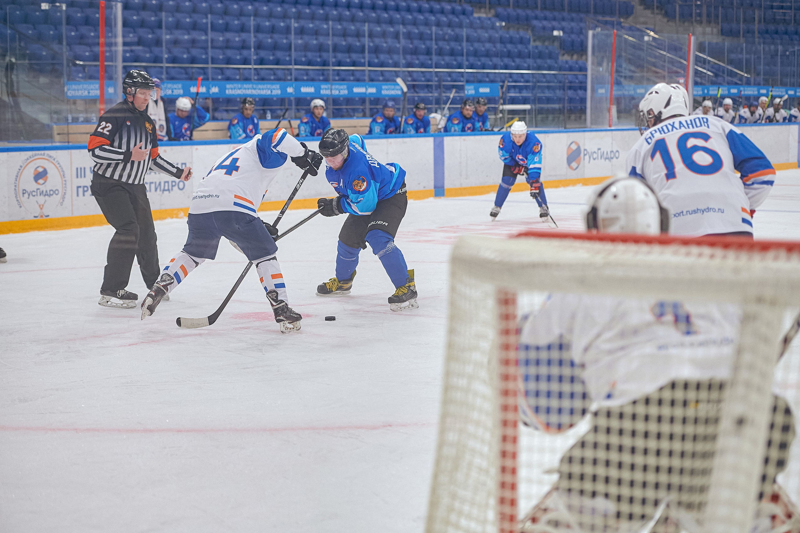 Портфолио репортажной фотосъёмки: Кристалл арена — Хоккей — РусГидро. Фотограф Яковлев Роман — Красноярск