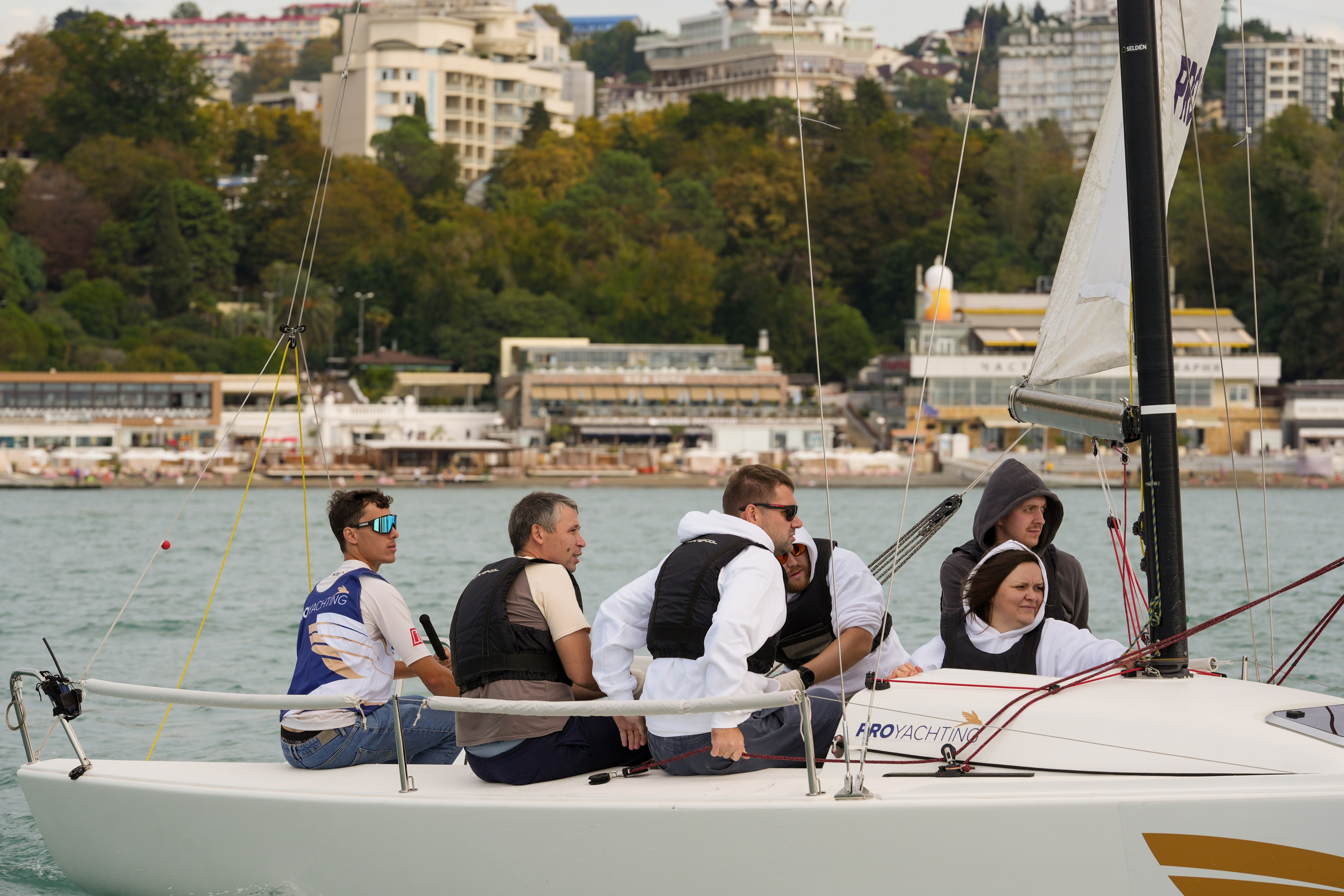 Яхтенная регата для компании Агрегатка. Репортажный фотограф в Красной Поляне и Сочи Павлюченко Екатерина