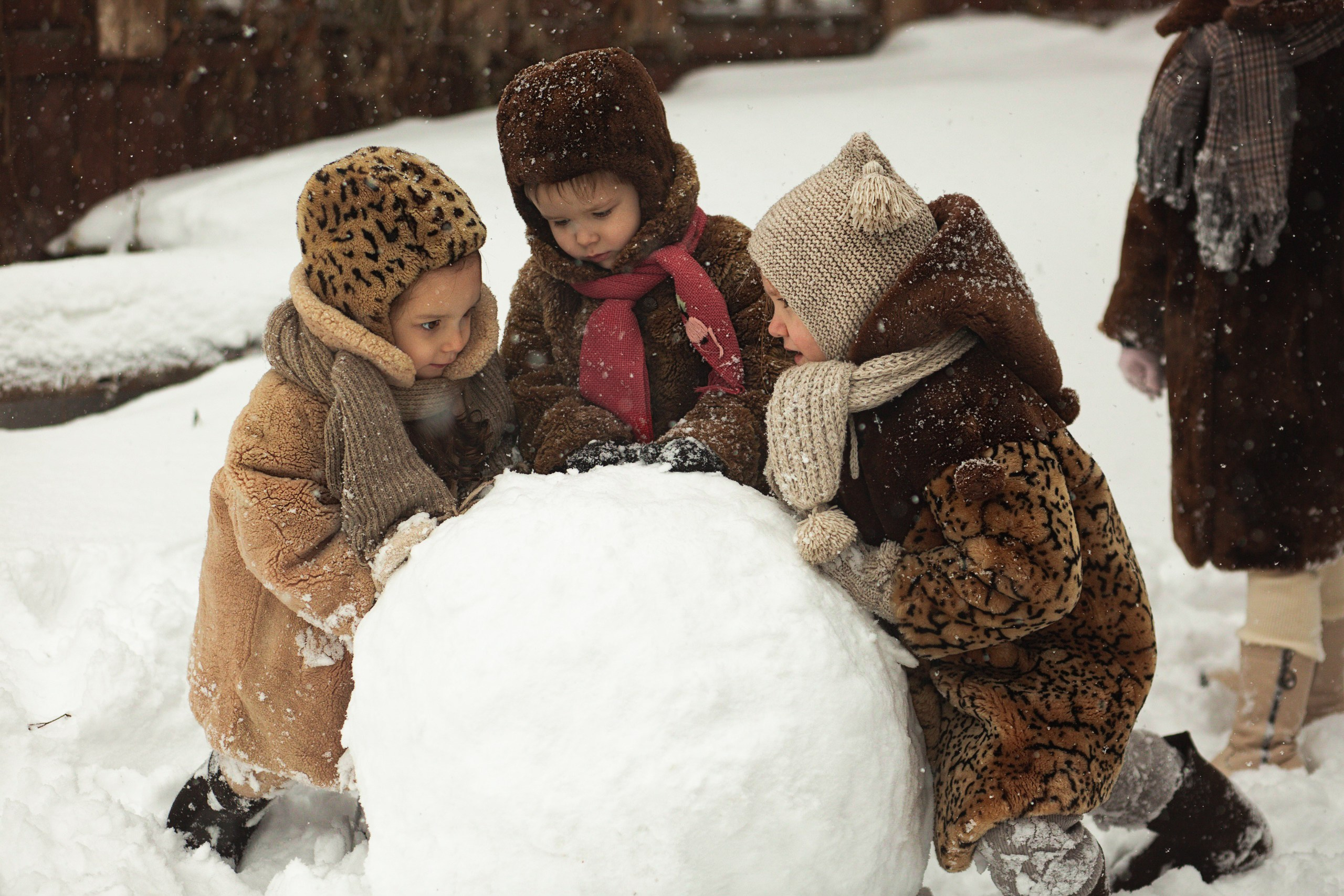 Мы лепим снеговика!. Съемка Таинств Крещения Венчания, детские и семейные съемки в Пензе