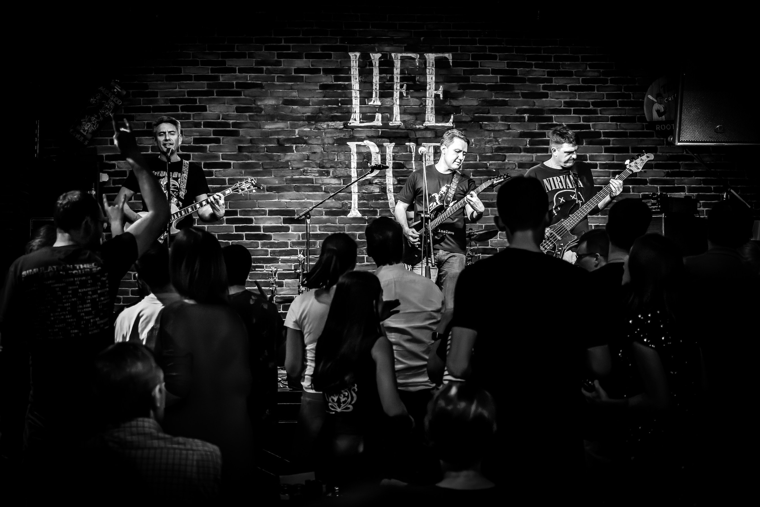 LifePub 29.03.2023. Московская кавер-группа BankBand