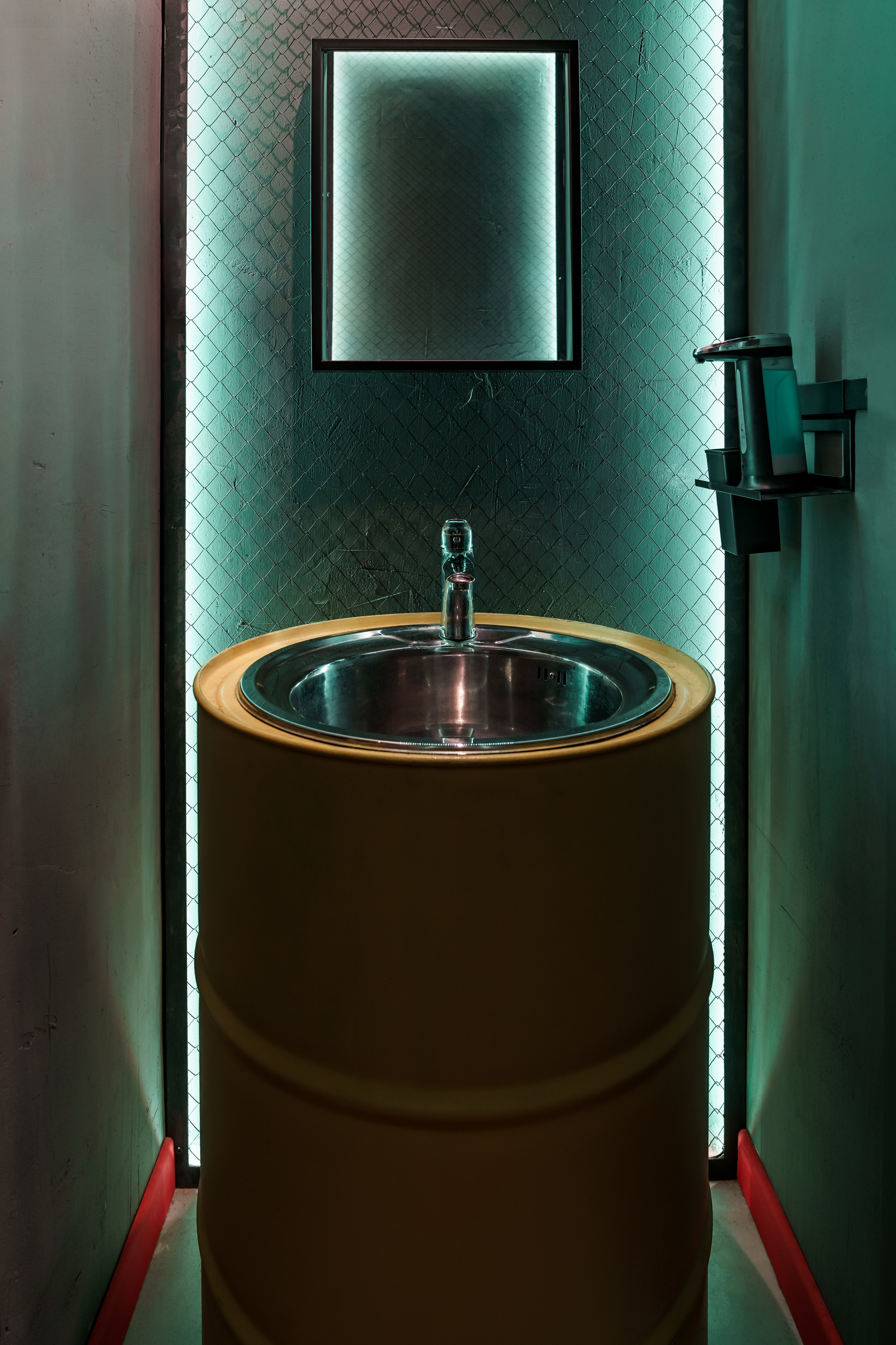 Пивной магазин-паб ProBEERKA. Интерьерный фотограф. Фотограф архитектуры