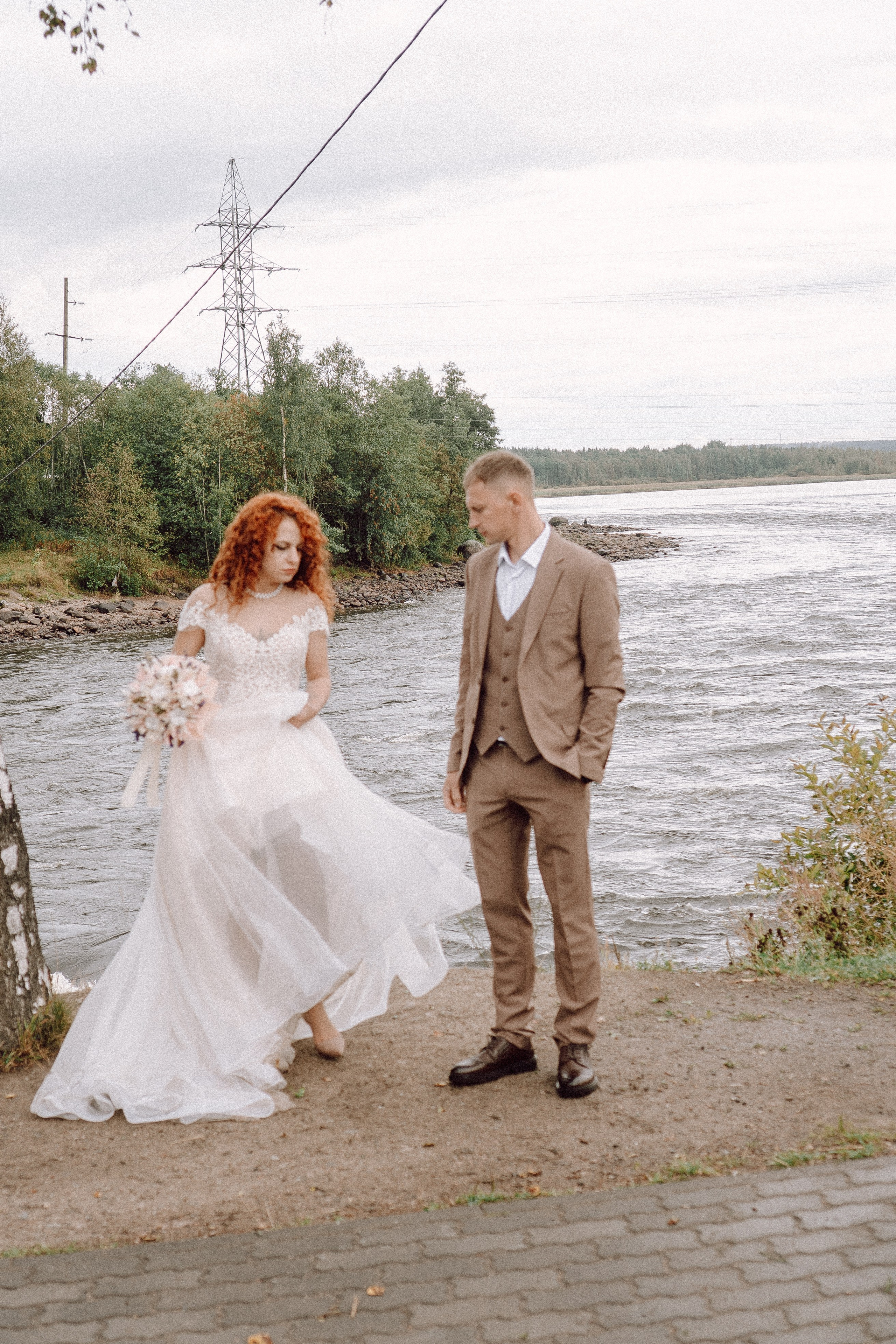 СВАДЕБНАЯ ФОТОСЕССИИЯ ПАРЫ В ГОРОДЕ ПРИОЗЕРСК В СОСНОВОМ ЛЕСУ И С ПИКАПОМ. Профессиональный фотограф, Санкт-Петербург — Виктория Богомолова