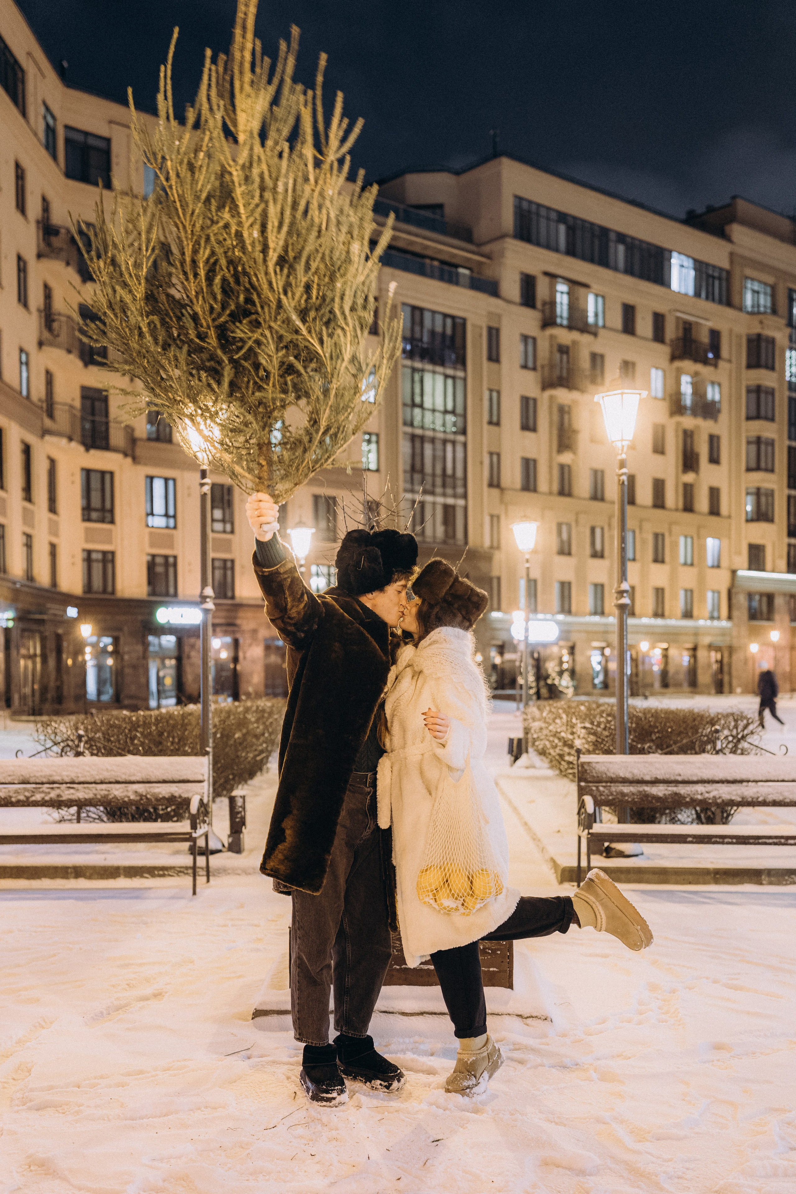 НОВОГОДНЯЯ ПРОГУЛКА ПАРЫ ПО ЧЕРНЫШЕВСКОЙ ПЕРЕД НОВЫМ ГОДОМ. Профессиональный фотограф, Санкт-Петербург — Виктория Богомолова