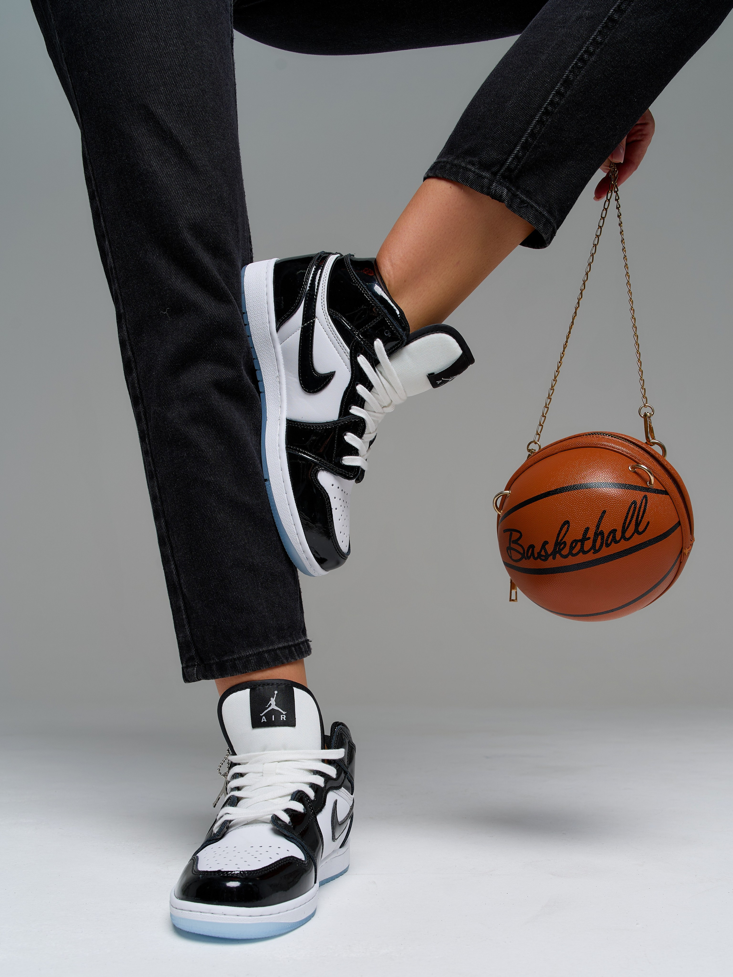 Кроссовки. Фотограф для маркетплейсов в Москве