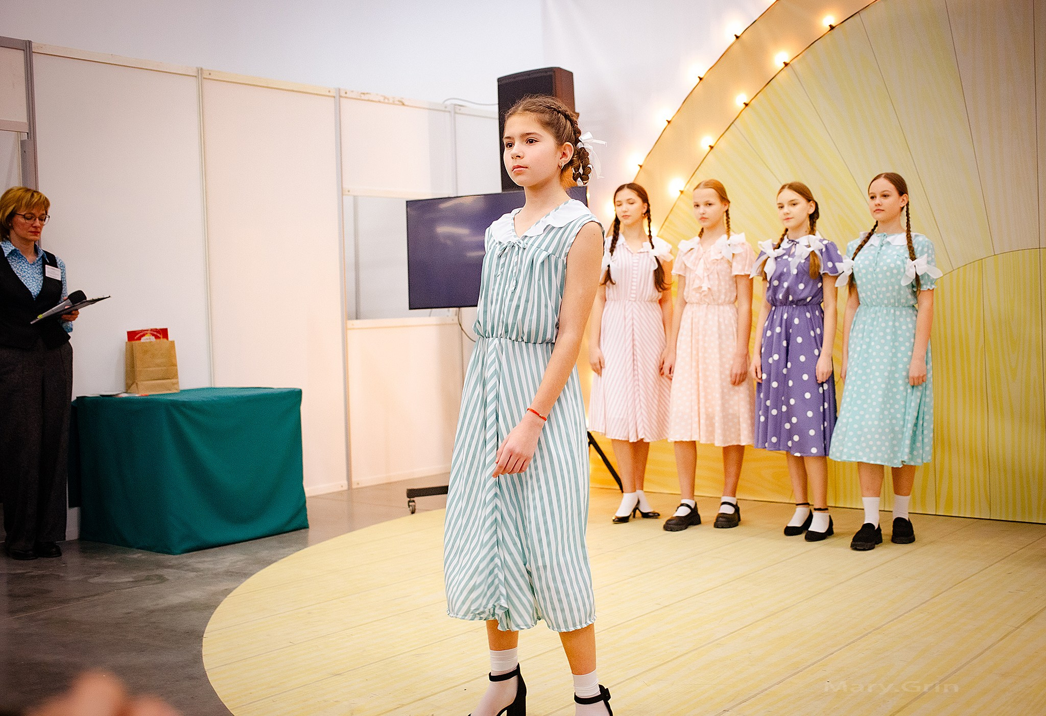 Показ моды 40х лет. Православная ярмарка 2025. Детский и семейный фотограф, фотограф мероприятий Нижний Новгород